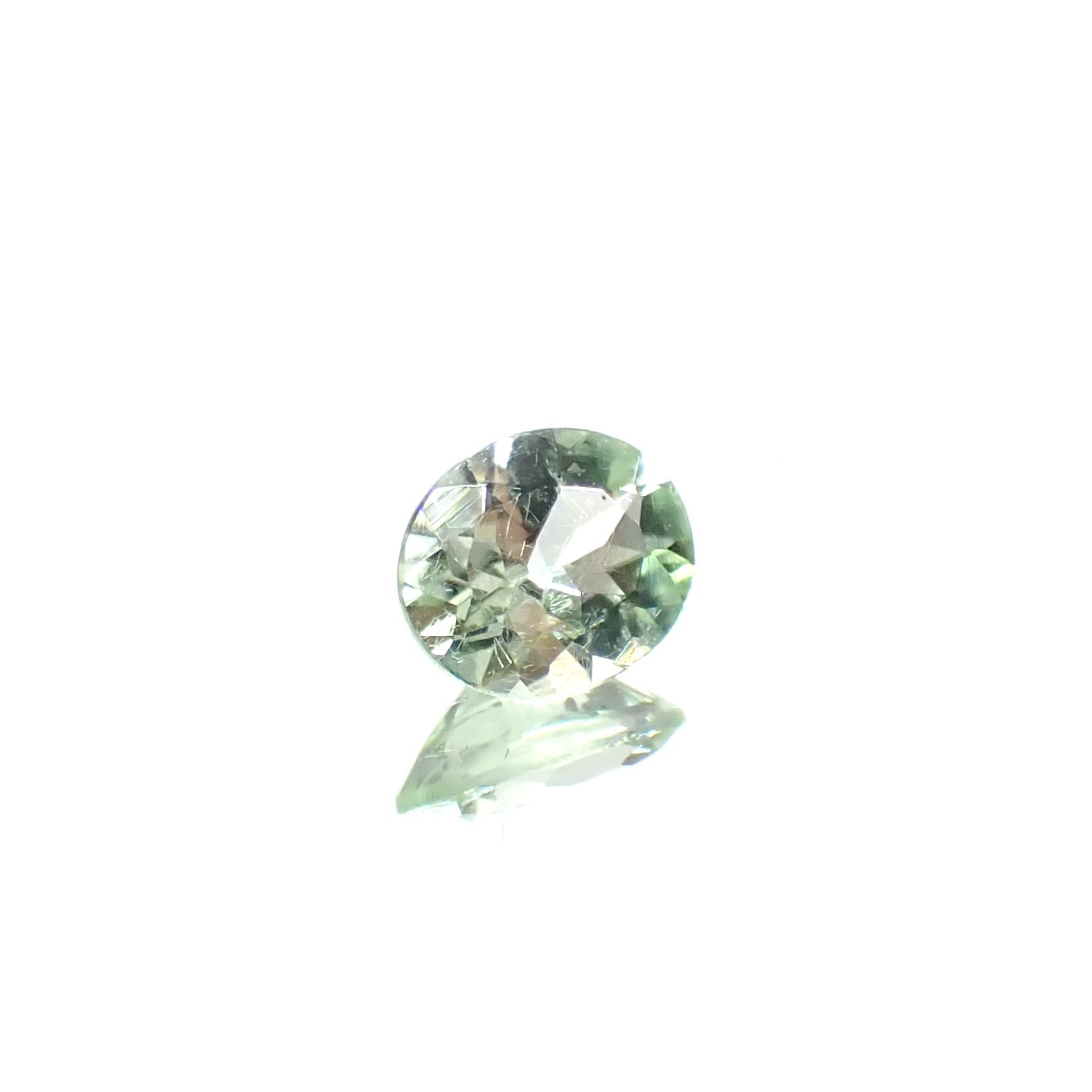 ミントペリドット パキスタン/ノルウェー産 0.33ct [250730642]5.1x4.2mm前後