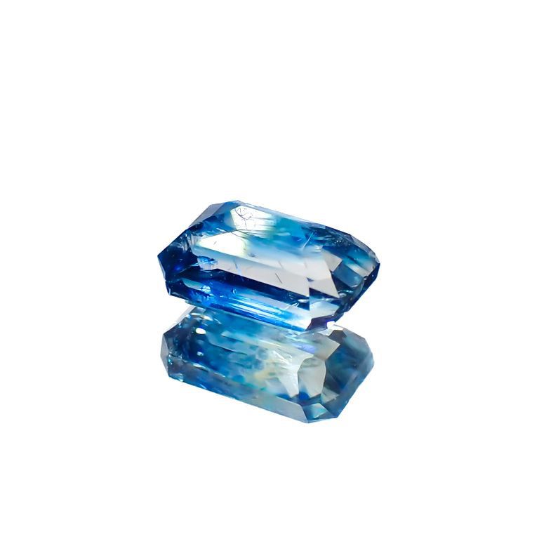 ユークレース(宝石名ブルー ホワイト・ユークレース)ジンバブエ共和国産 1.187ct ソ付[221018469]7.2x4.7mm前後