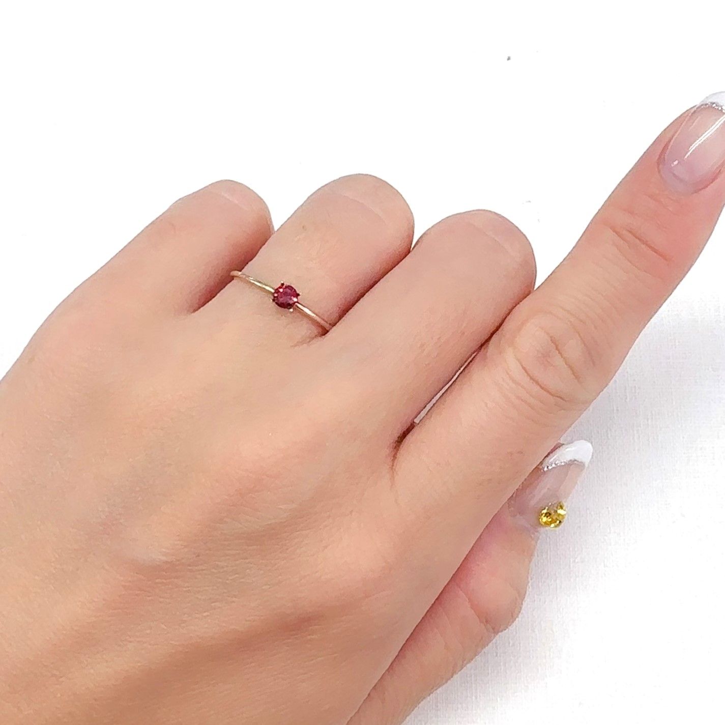 レッドスピネル ビルマ産 0.16ct[240728576]3.4x3.3mm前後