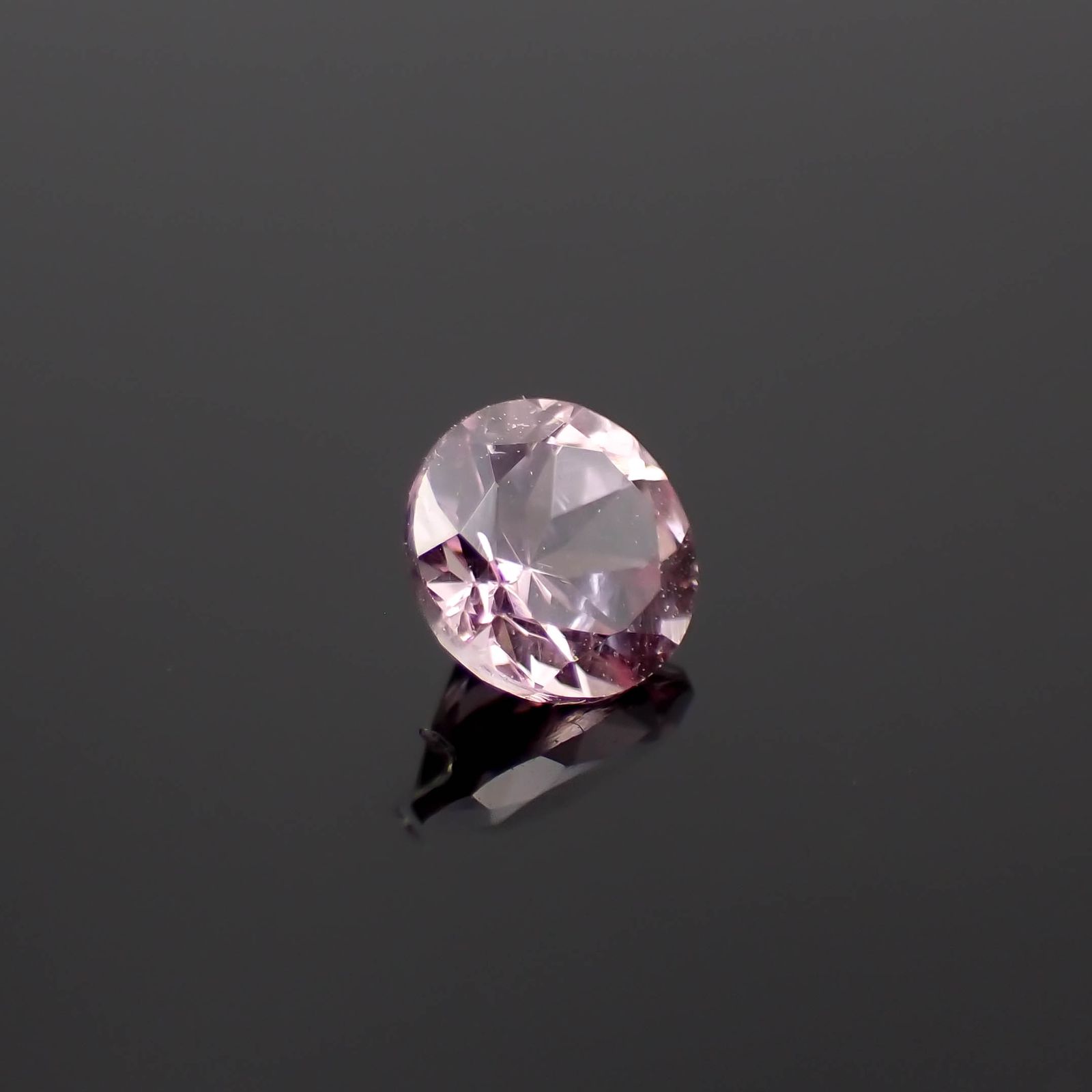 ドラゴンガーネット タンザニア産 0.44ct[230421457]4.3x4.3mm前後