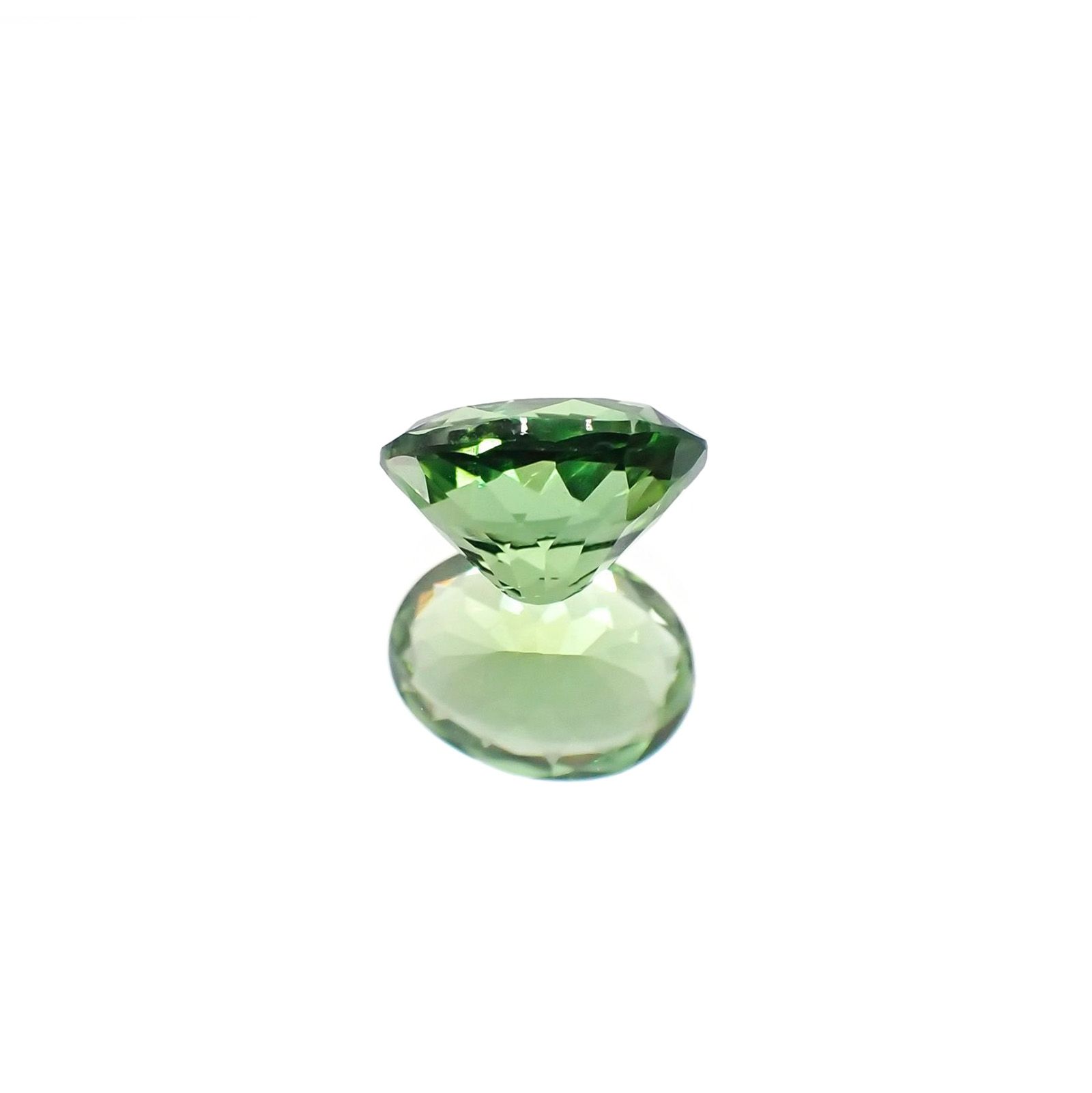 クロムトルマリン(宝石名バナジウム(クロム)・トルマリン)タンザニア産 ソ付(彩珠) 0.813ct / 6.7x5mm前後 [230823071]