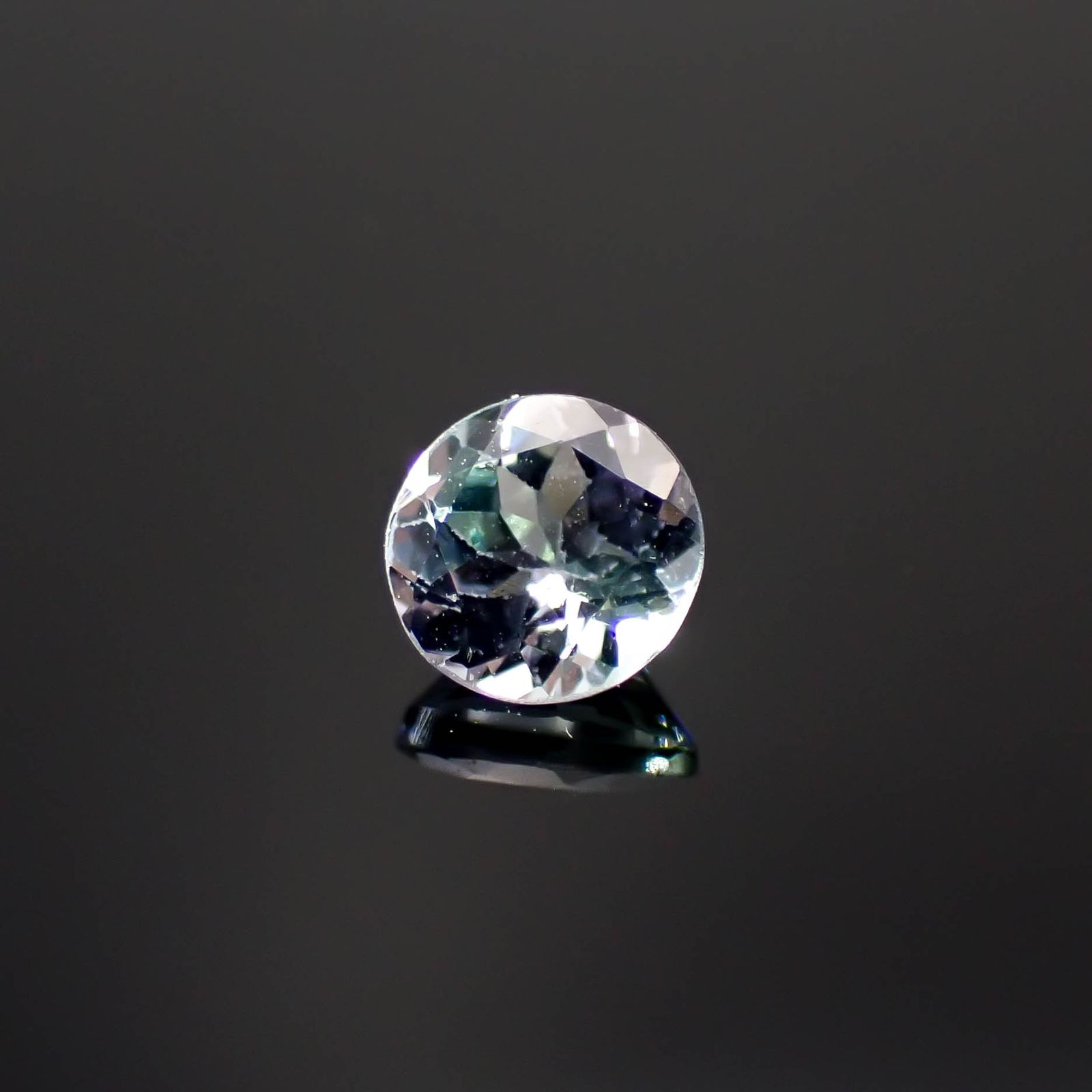 バイカラータンザナイト(宝石名ゾイサイト)タンザニア産 0.44ct 識別済[240828612]4.7x4.6mm前後