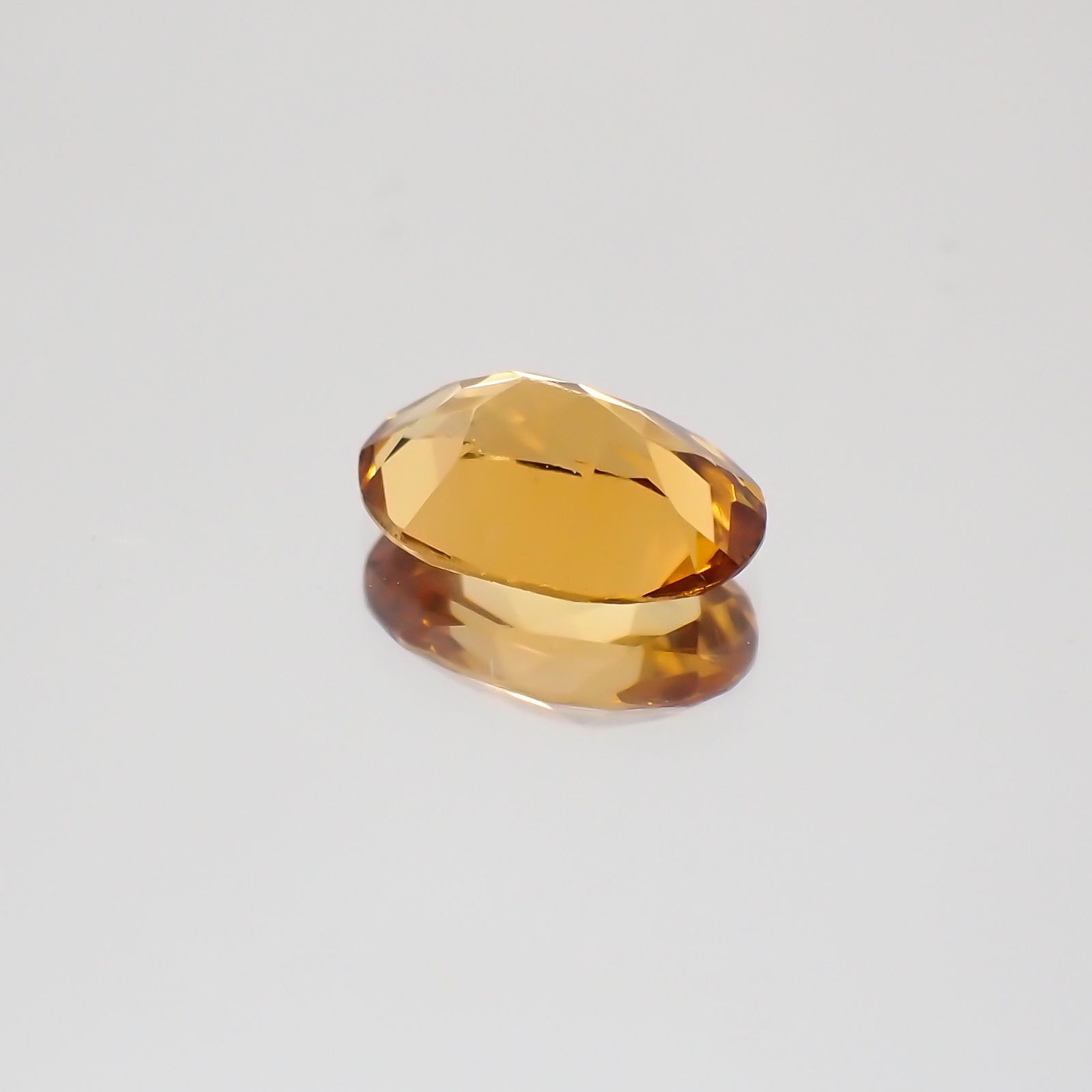 インペリアルガーネット(宝石名ヘソナイト・ガーネット)スリランカ産 0.77ct 識別済[231224371]6.9x4.7mm前後
