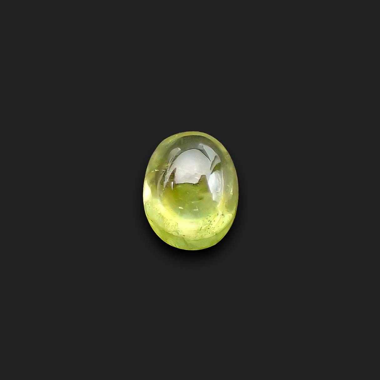 スフェーン マダガスカル産 2.55ct[230220636]8.9x7mm前後