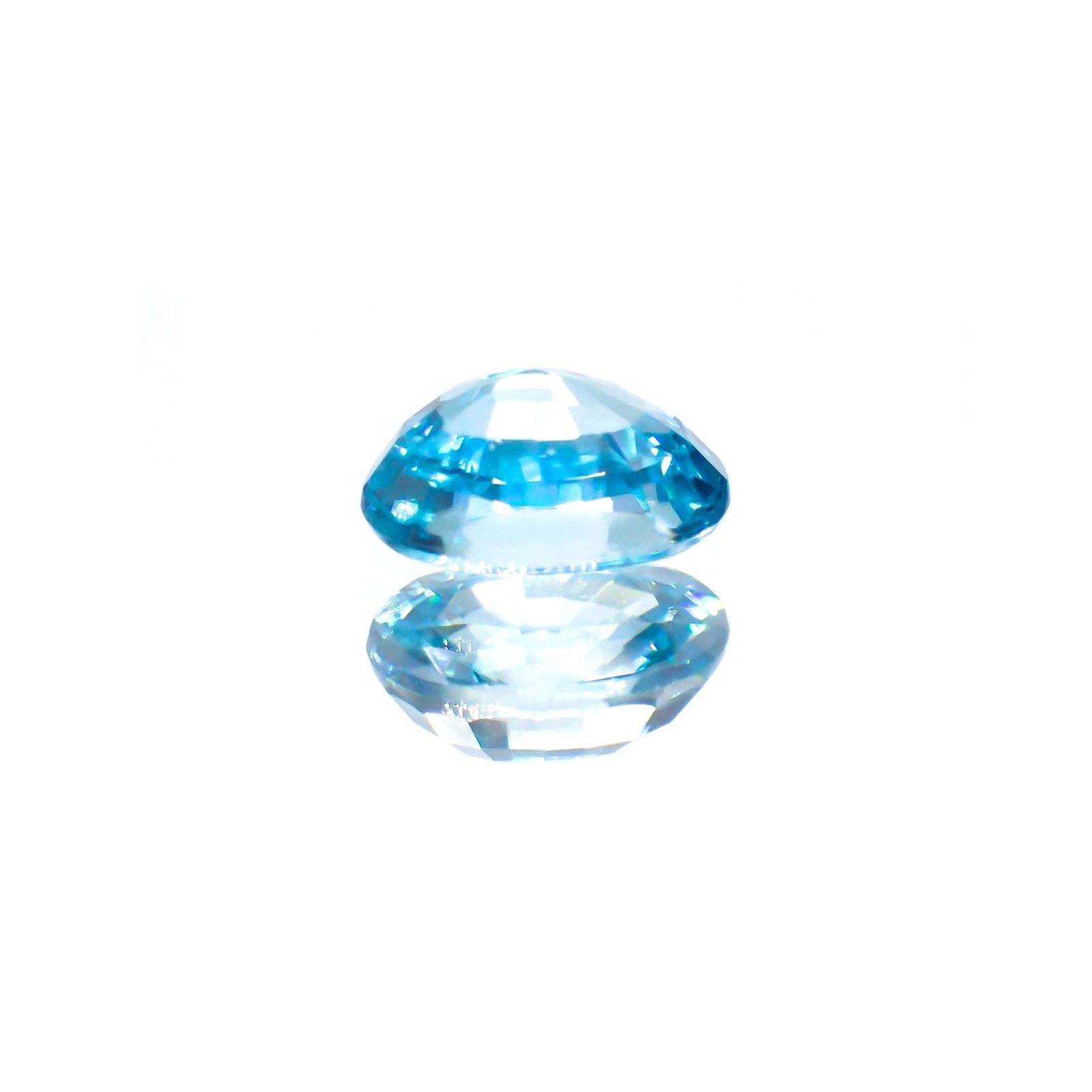 ブルージルコン(宝石名ジルコン) カンボジア産 1.36ct 識別済[211013454]7.1×4.9mm前後