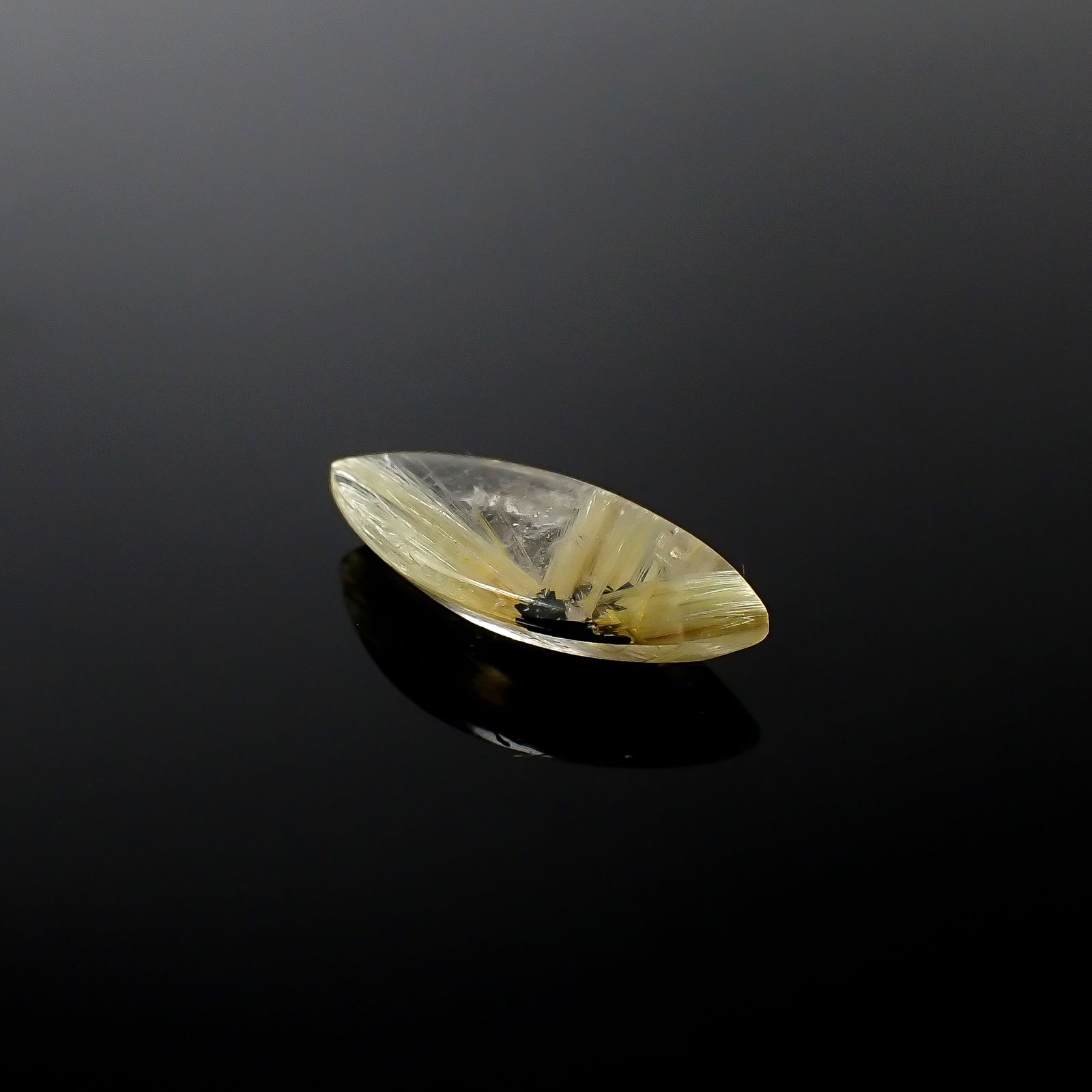太陽ルチルクォーツ ブラジル産 5.30ct[240427304]20.5x8.2mm前後