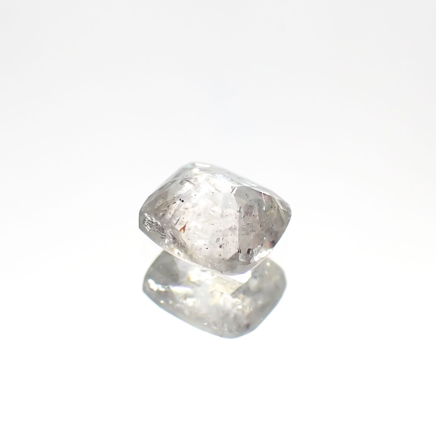 マスグラバイト(宝石名マスグラバイト) ビルマ・モゴク産 0.456ct ソ付(日独)[210510930]4.9×4.2mm前後