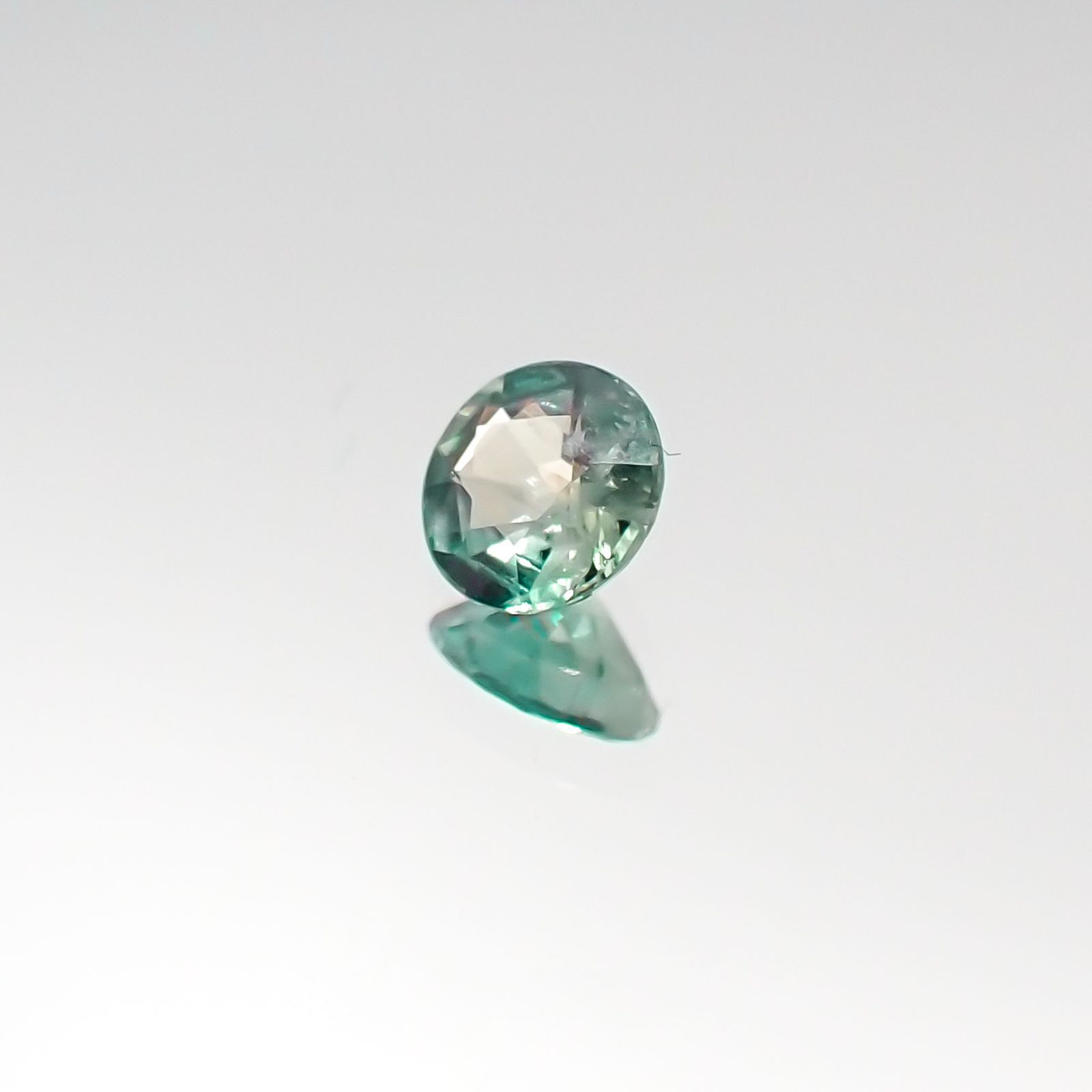 アレキサンドライト ブラジル産 ルース 0.19ct[20095543]3.7×3.7mm前後