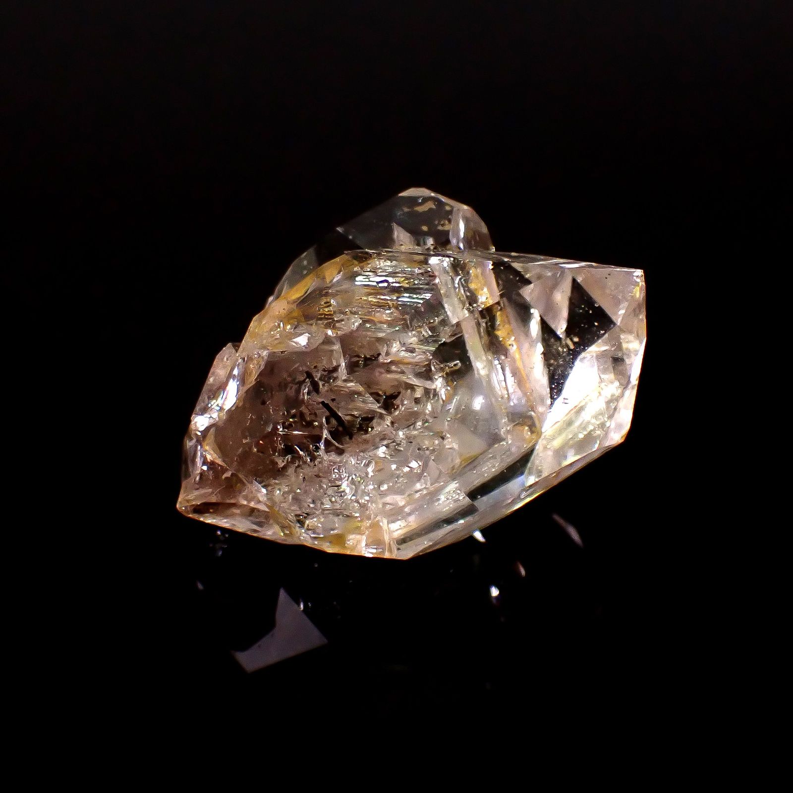 ハーキマーダイヤモンド 原石 アメリカ・ニューヨーク州産 115.81ct / 38.1x23.6mm前後 [260231768]
