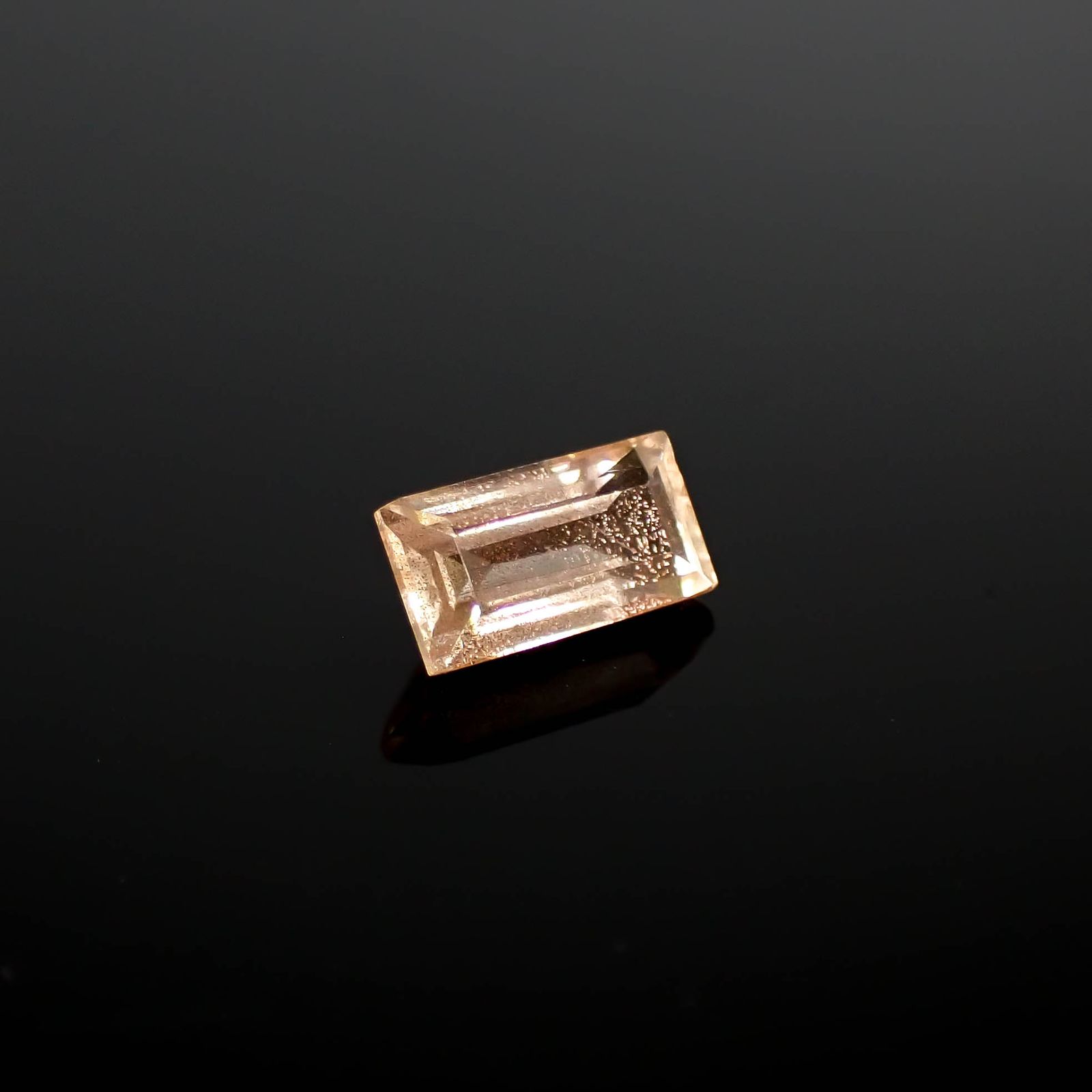 オレゴンサンストーン アメリカ・オレゴン州産 1.39ct[240627873]8.8x4.8mm前後