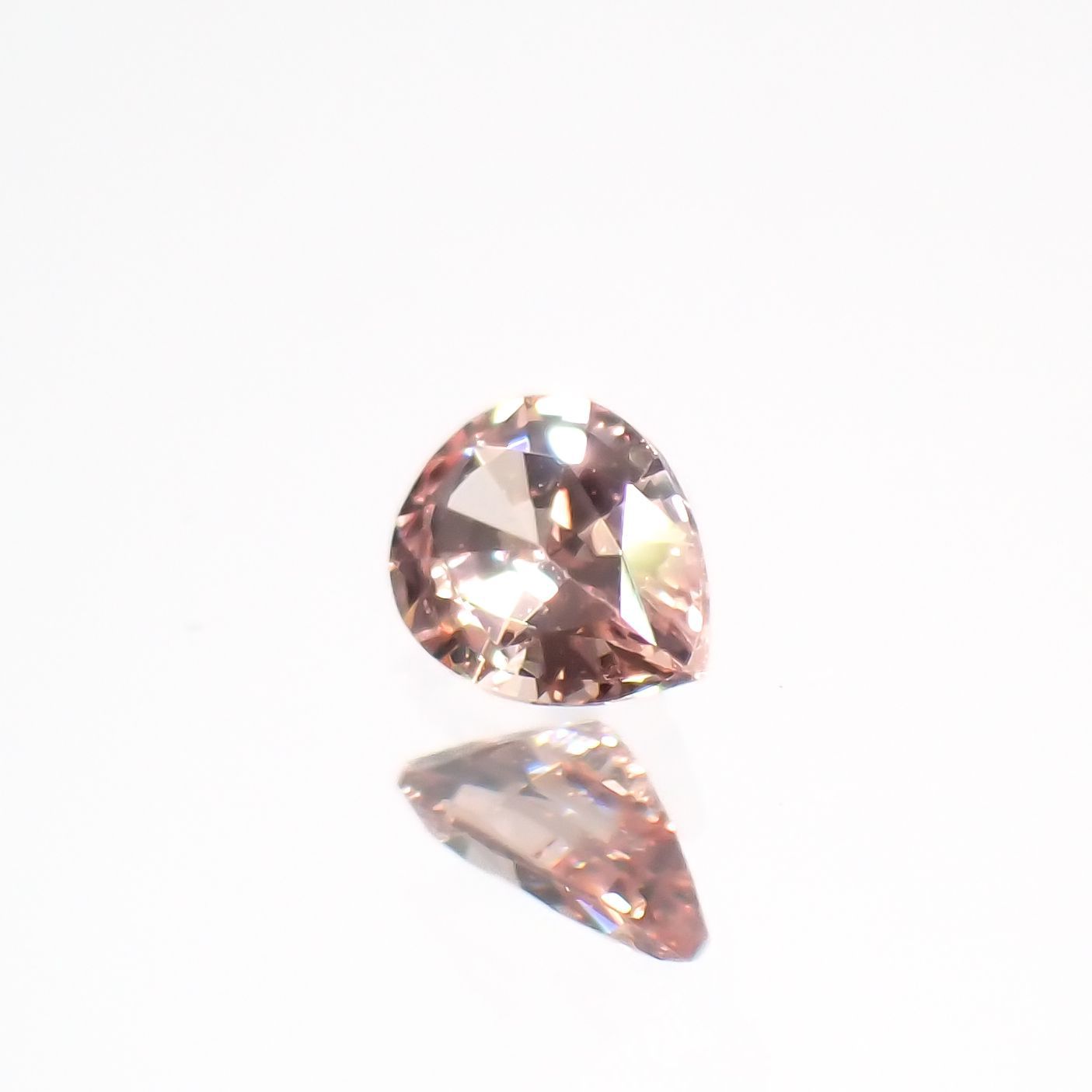 パパラチャサファイア(宝石名サファイア/別名パパラチャ・サファイア)スリランカ産 0.059ct ソ付(日独)[221219646]3.02x2.08mm前後