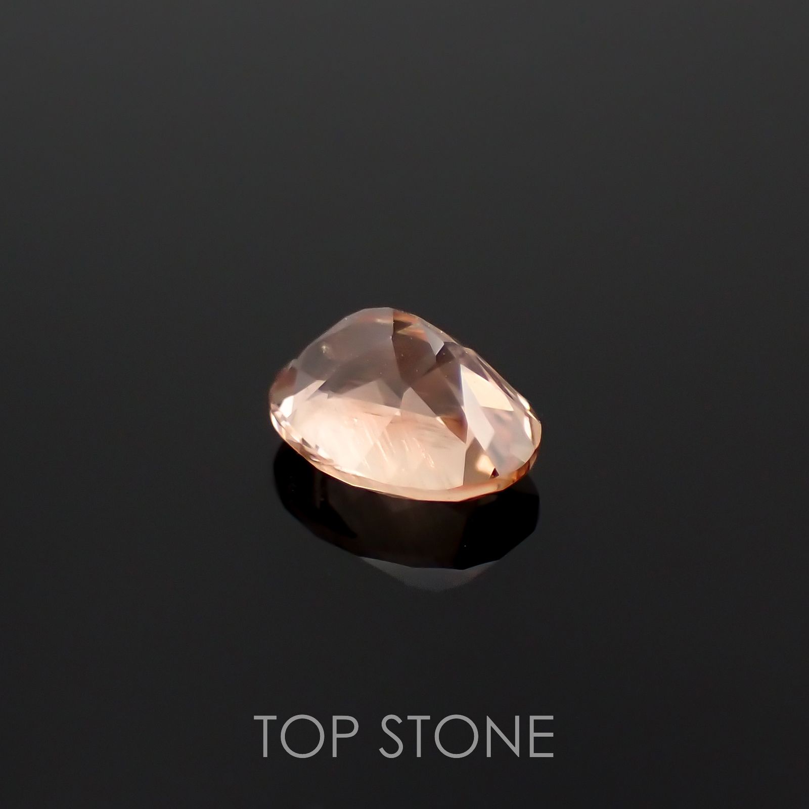 オレゴンサンストーン(宝石名ラブラドライト)アメリカ・オレゴン州産 1.28ct 識別済[230120122]8.1x6.2mm前後