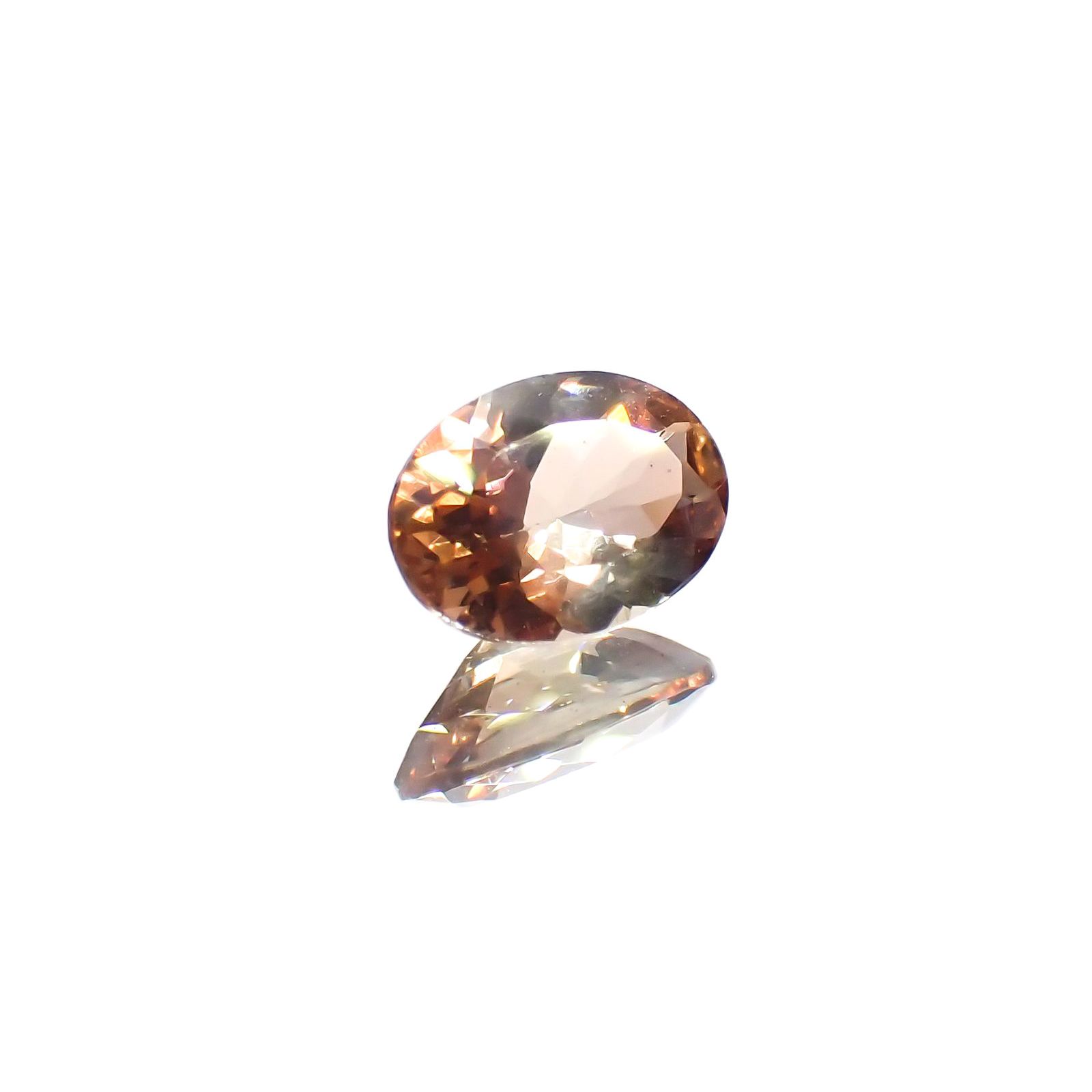 バイカラーアンダリュサイト(宝石名アンダリュサイト)スリランカ/マダガスカル産 0.73ct 識別済[220515703]7.1x5.1mm前後