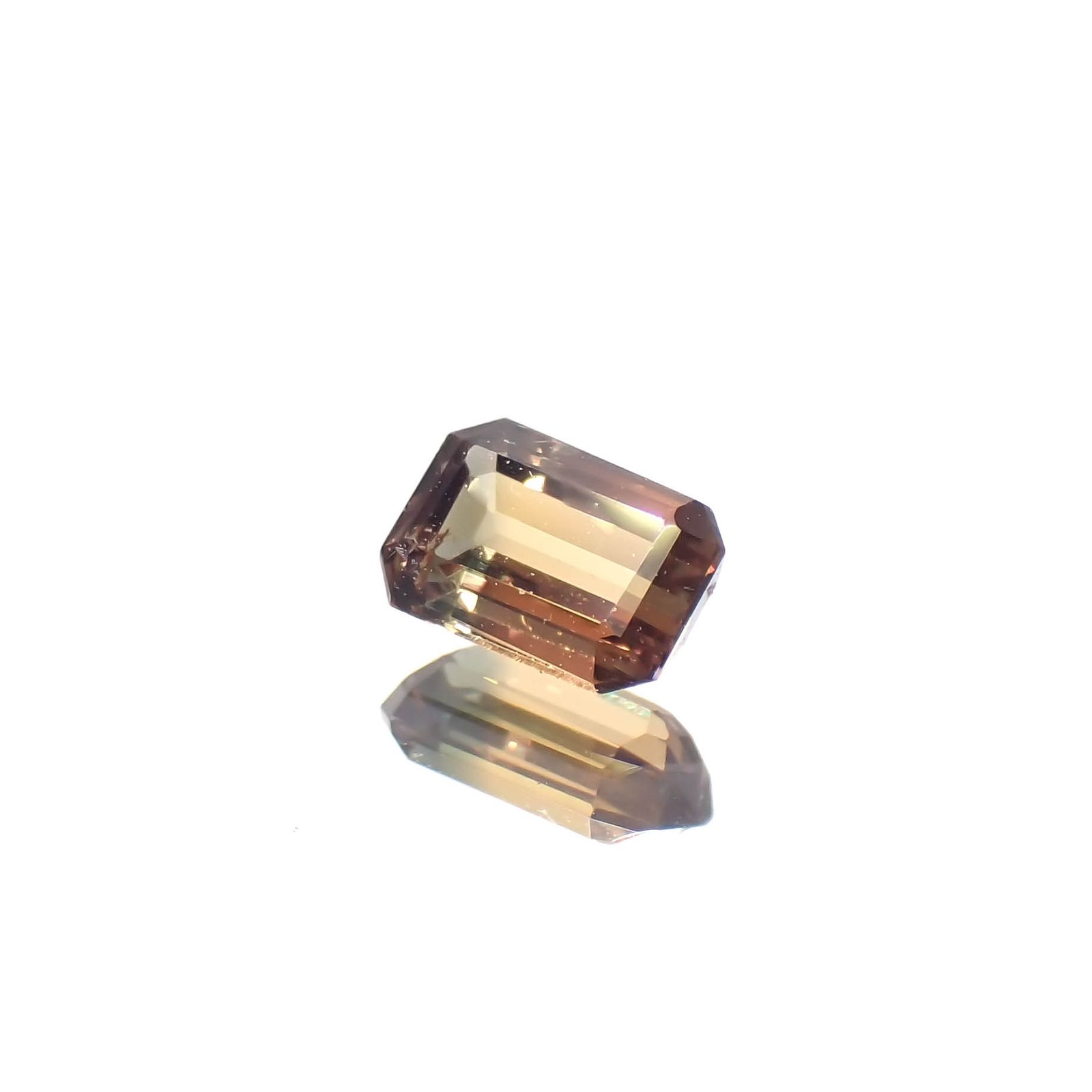 バイカラーサファイア(宝石名バイカラー・サファイア)タンザニア産 0.27ct 識別済[230622375]4.1x2.8mm前後