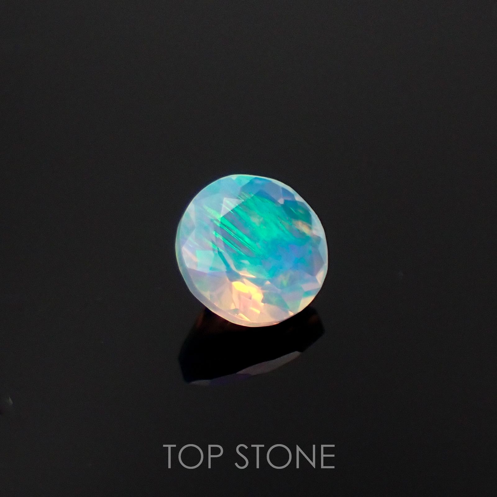 エチオピアオパール エチオピア産 0.58ct[230120030]6.1x6.1mm前後