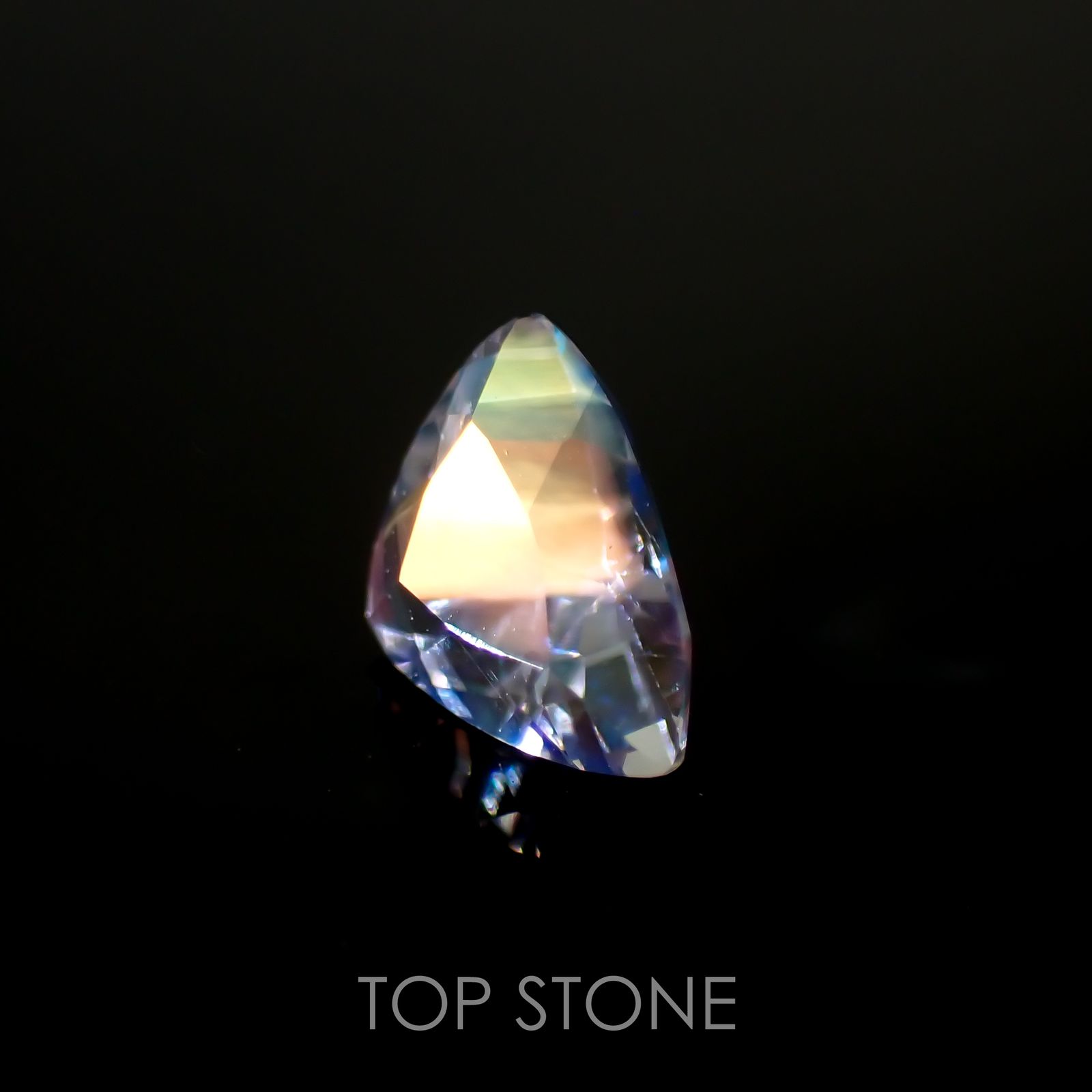 レインボームーンストーン(宝石名ラブラドライト)マダガスカル産 0.57ct 識別済[211113757]5x6.8mm前後
