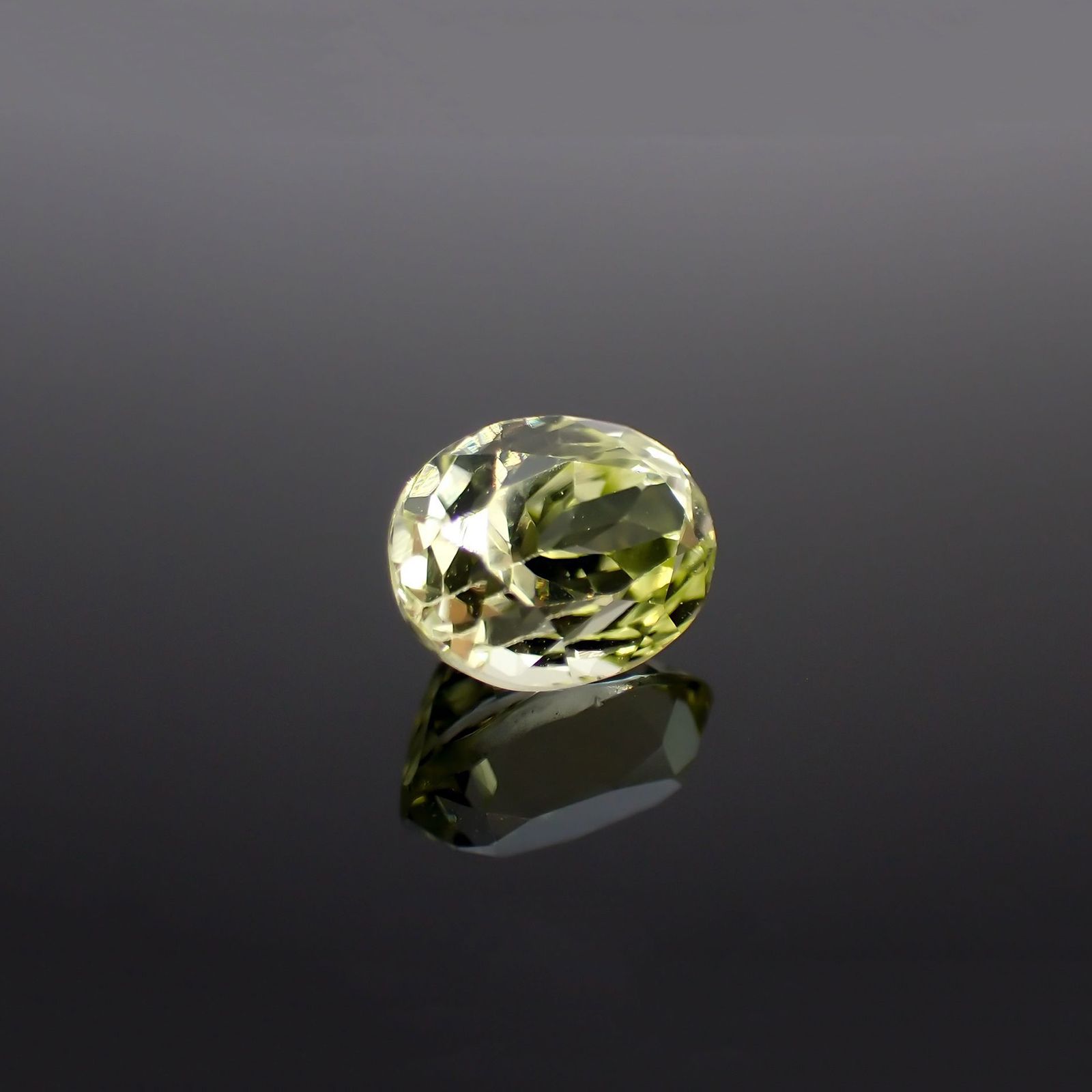 シリマナイト(宝石名シリマナイト)インド産 識別済 1.73ct / 7.8x6mm前後 [211113694]
