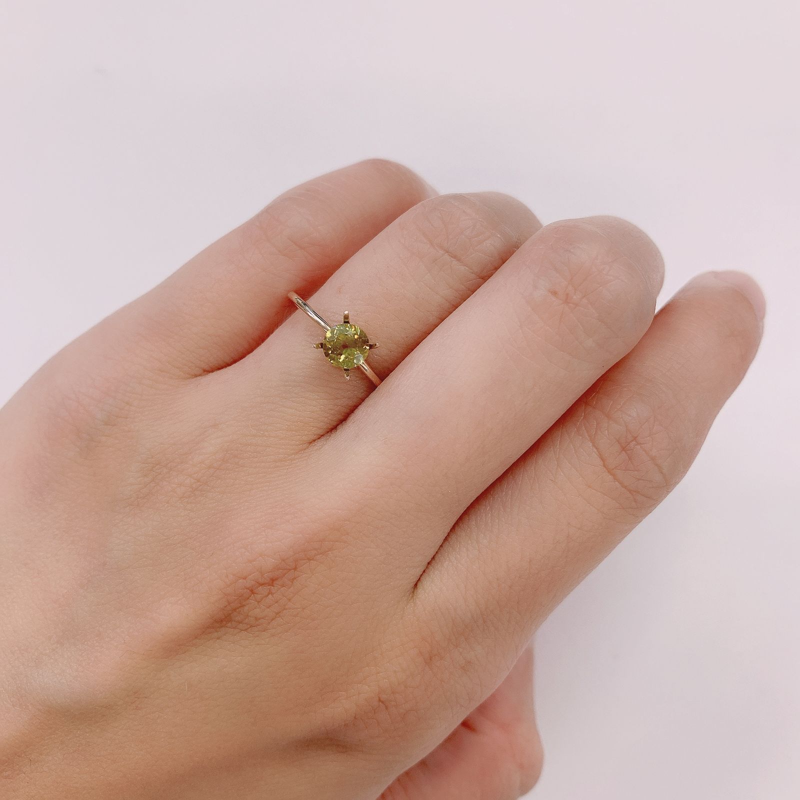 ゴールデンスフェーン(宝石名スフェーン) マダガスカル産 0.57ct 識別済[210812766]4.9×4.9mm前後