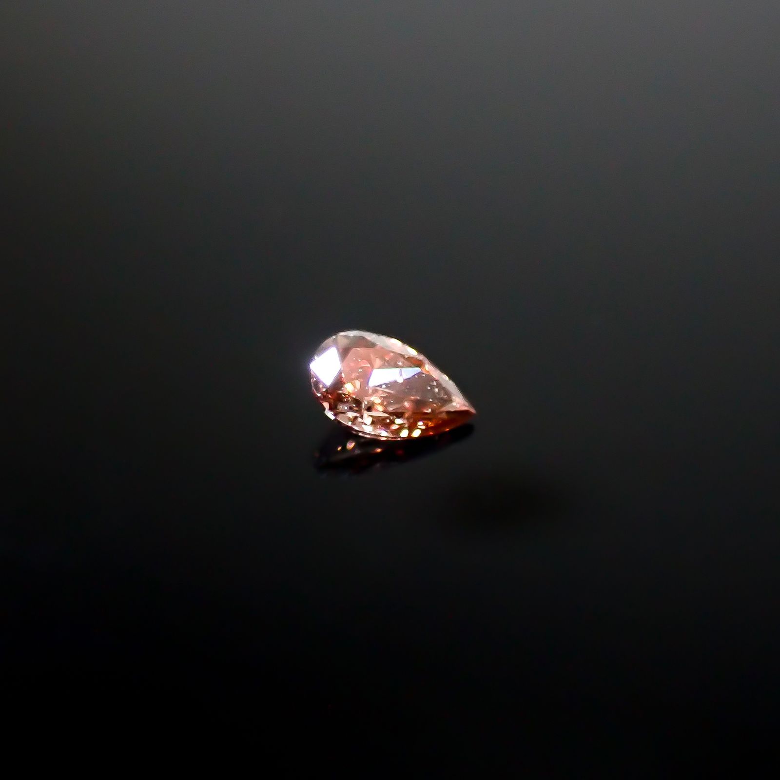 ピンクダイヤモンド(宝石名ダイアモンド SI-2/FANCY DEEP BROWNISH PINK) 0.058ct ソ付(AGT)[250129706]3.29x2.04mm前後