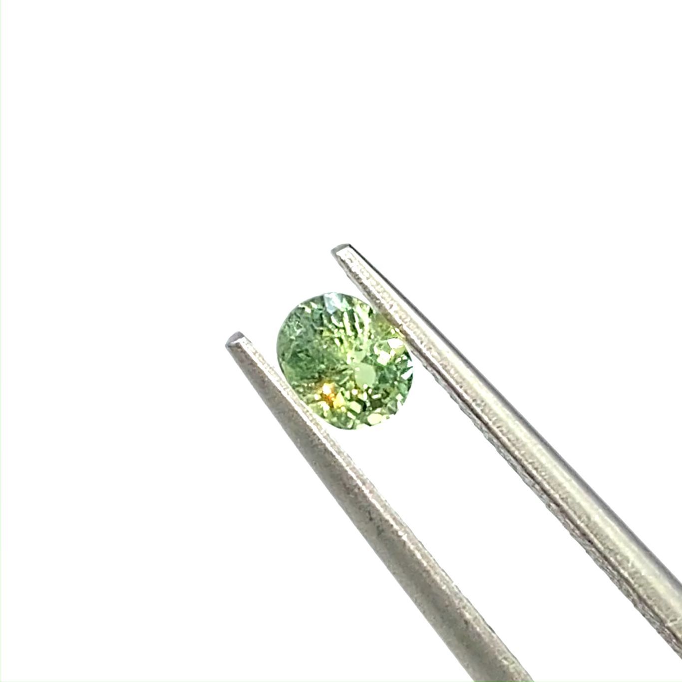 デマントイドガーネット ナミビア産 0.29ct[220917673]4.5x3.5mm前後