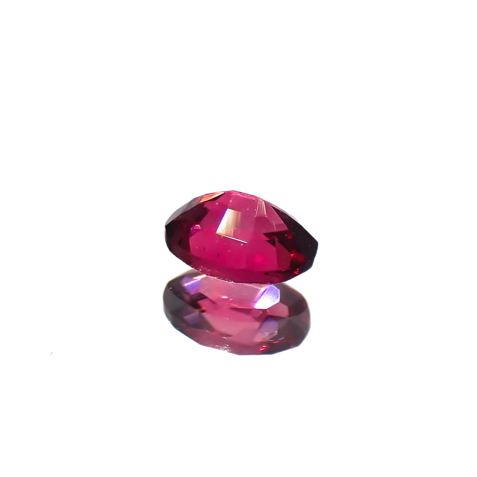 レッドスピネル ビルマ産 0.18ct[230722611]3.9x2.9mm前後
