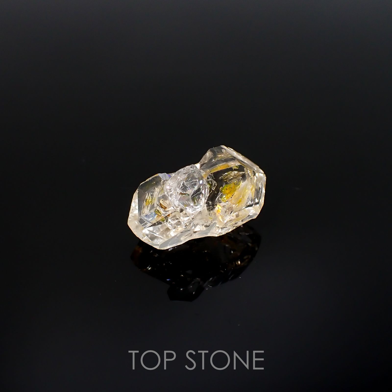 オイルインクォーツ 原石パキスタン産 10.48ct[220515877]18.7x10.6mm前後