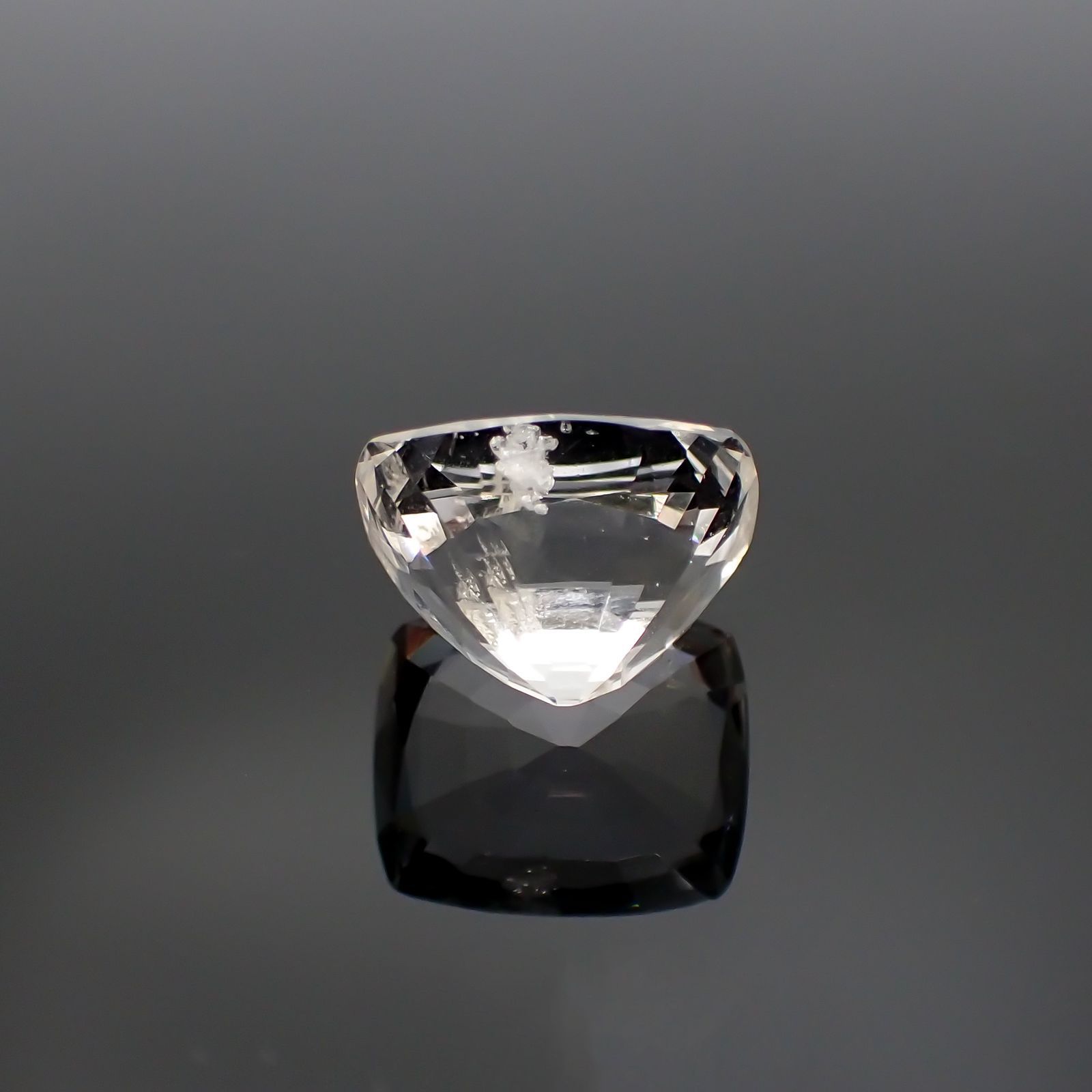 ポルサイト(宝石名ホワイト・ポルサイト) アメリカ産 9.050ct ソ