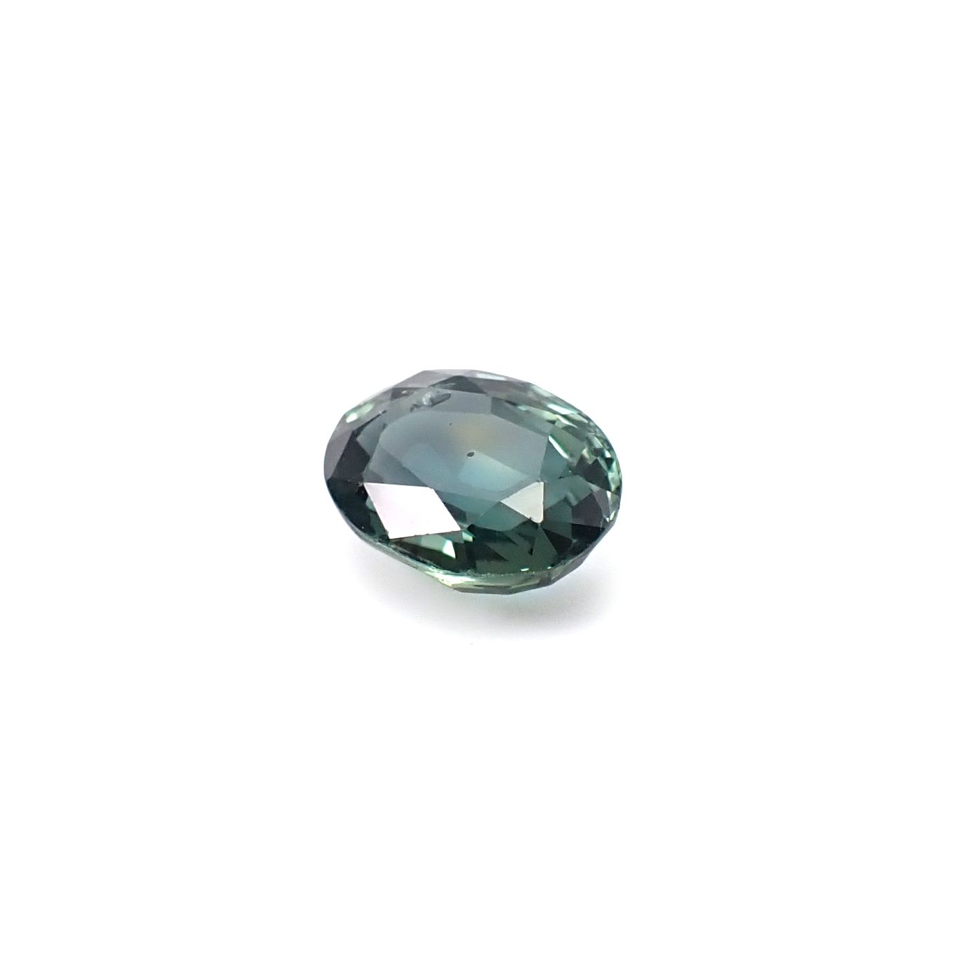 サファイア(宝石名サファイア) マダガスカル/スリランカ産 ソ付(彩珠) 1.768ct / 7.8x6mm前後 [260112473]