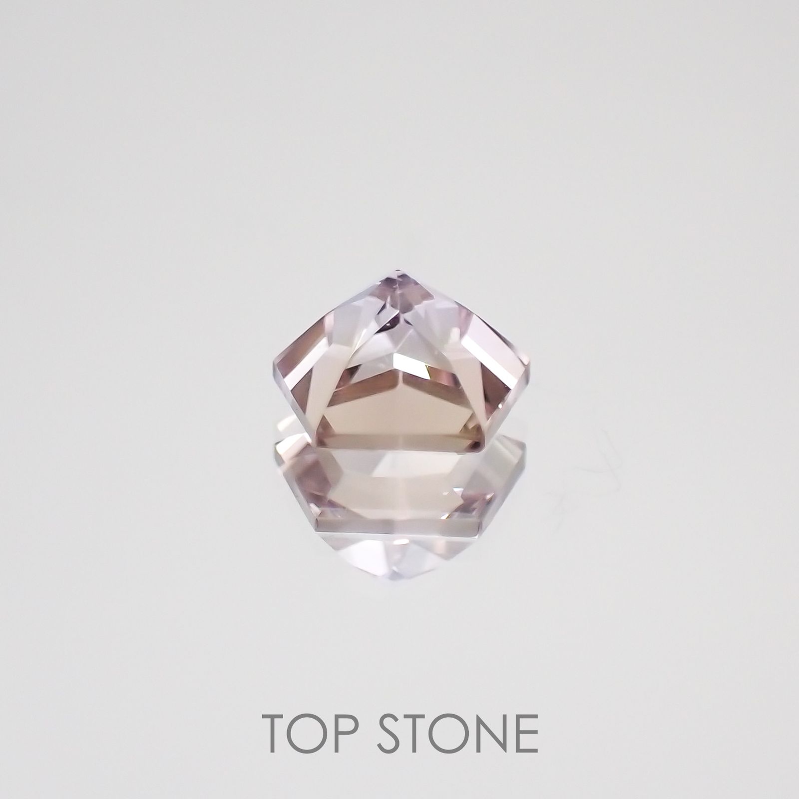◇ペンタゴンカット◇アメトリンSA(宝石名バイカラー・クォーツ/別名アメトリン) ボリビア産 0.74ct 識別済[210611043]6.1×6.4mm前後