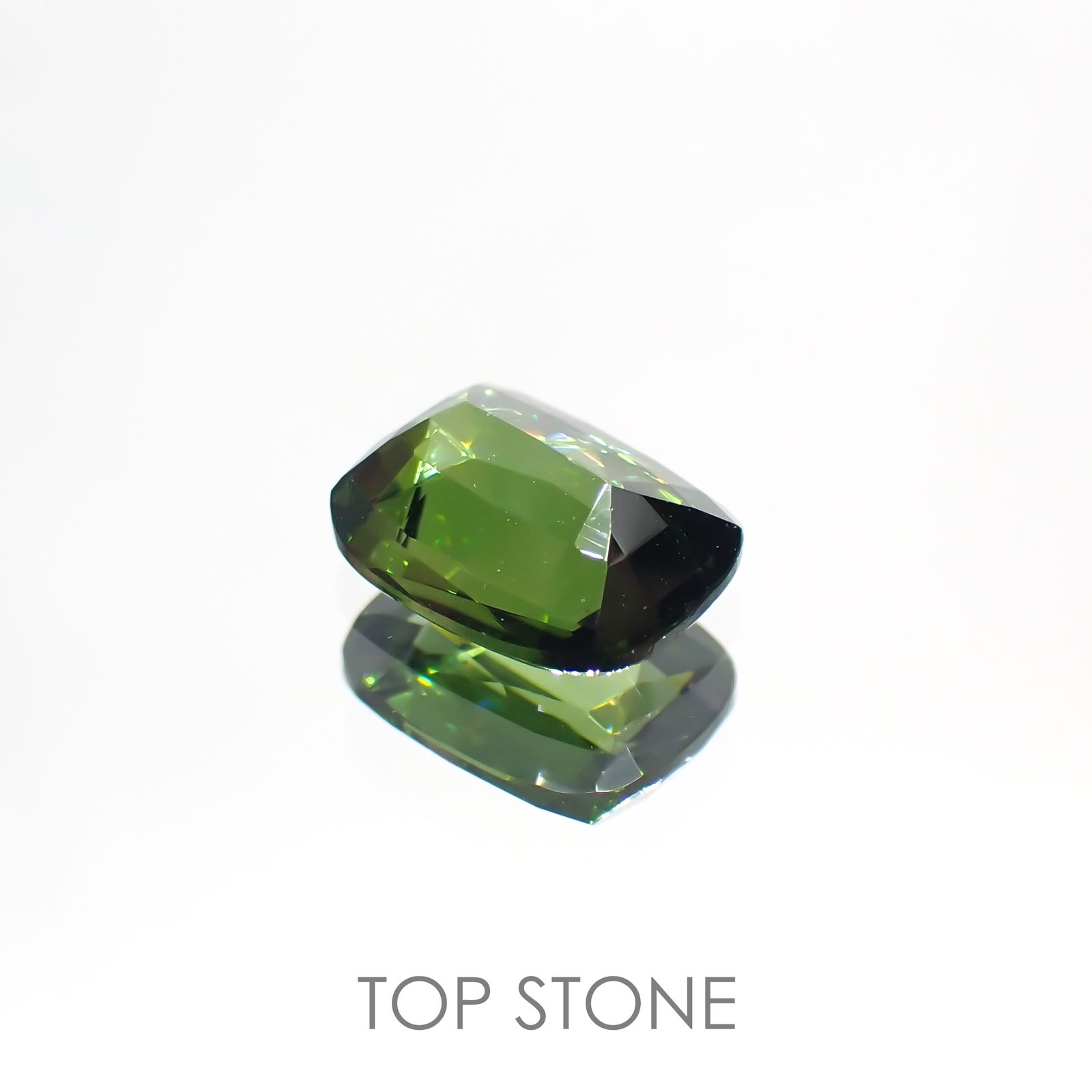 グリーンジルコン(宝石名ジルコン) スリランカ・カンボジア産 1.26ct 識別済[20128603]7.2×5.8mm前後