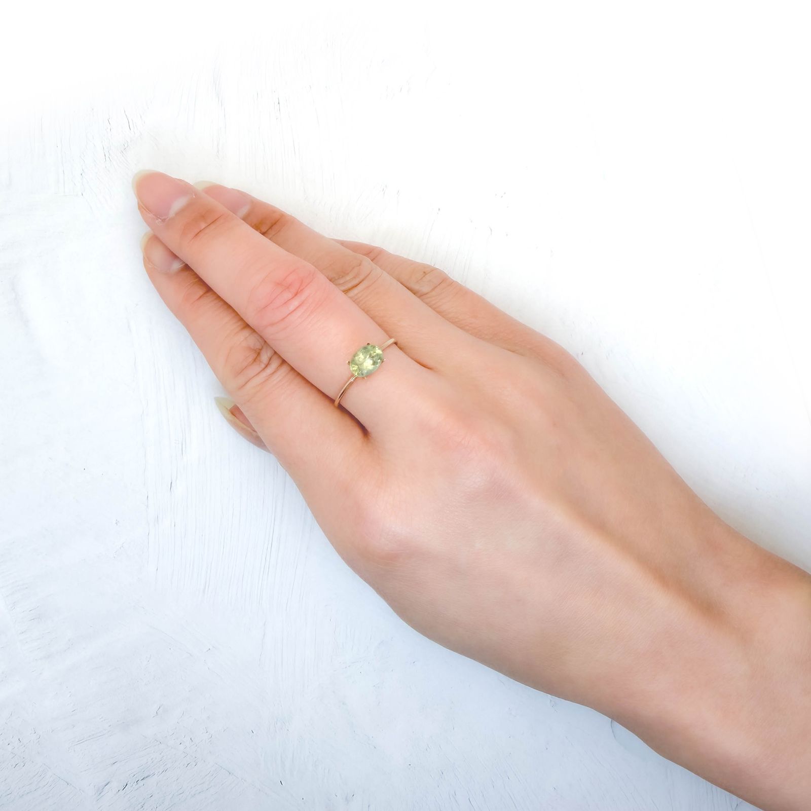 ブラジリアナイト(宝石名ブラジリアナイト)ブラジル産 識別済 0.78ct / 7x5.2mm前後 [260131490]