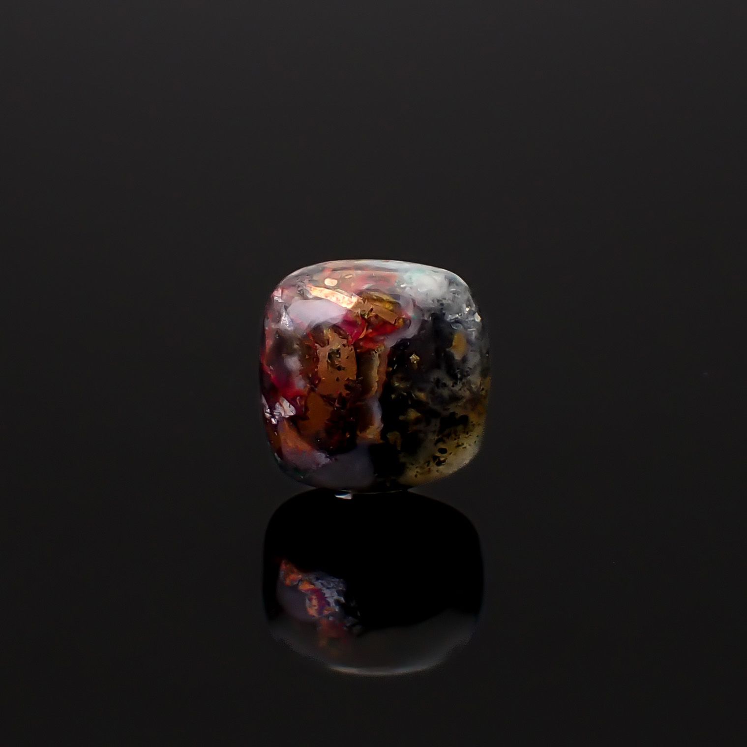 コッパークリソコラインカルセドニー インドネシア産 8.51ct / 12.7x12.5mm前後 [260932799]