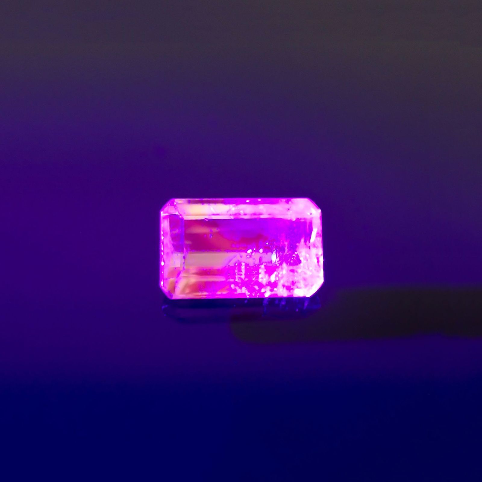 バイカラーツァボライト(宝石名グリーン グロッシュラー・ガーネット) タンザニア産 識別済 1.24ct / 7.6x4.6mm前後 [210711913]