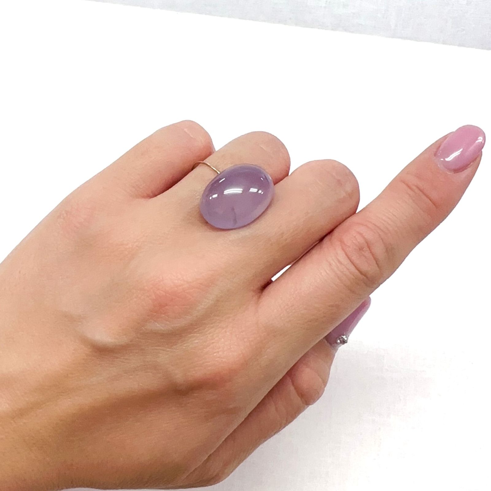 パープルカルセドニー(宝石名カルセドニー)インドネシア産 17.68ct 識別済[231124177]18.8x14.3mm前後