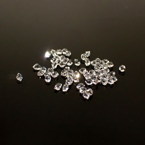 ◇メレセット◇ハーキマーダイヤモンド 原石 アメリカ・ニューヨーク州産 1.75ct / 1.7-2.5x1.2-1.7mm前後 [260231703]