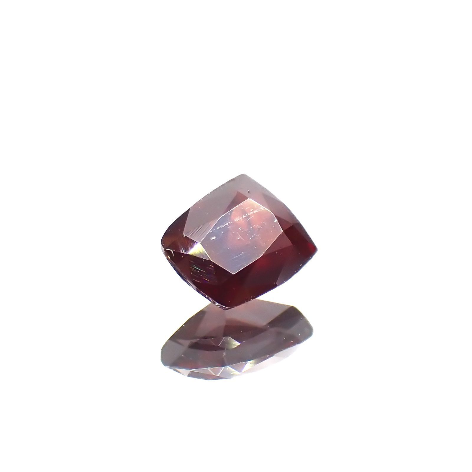 ルチル単結晶 ブラジル産 0.31ct[221219716]3.9x3.3mm前後