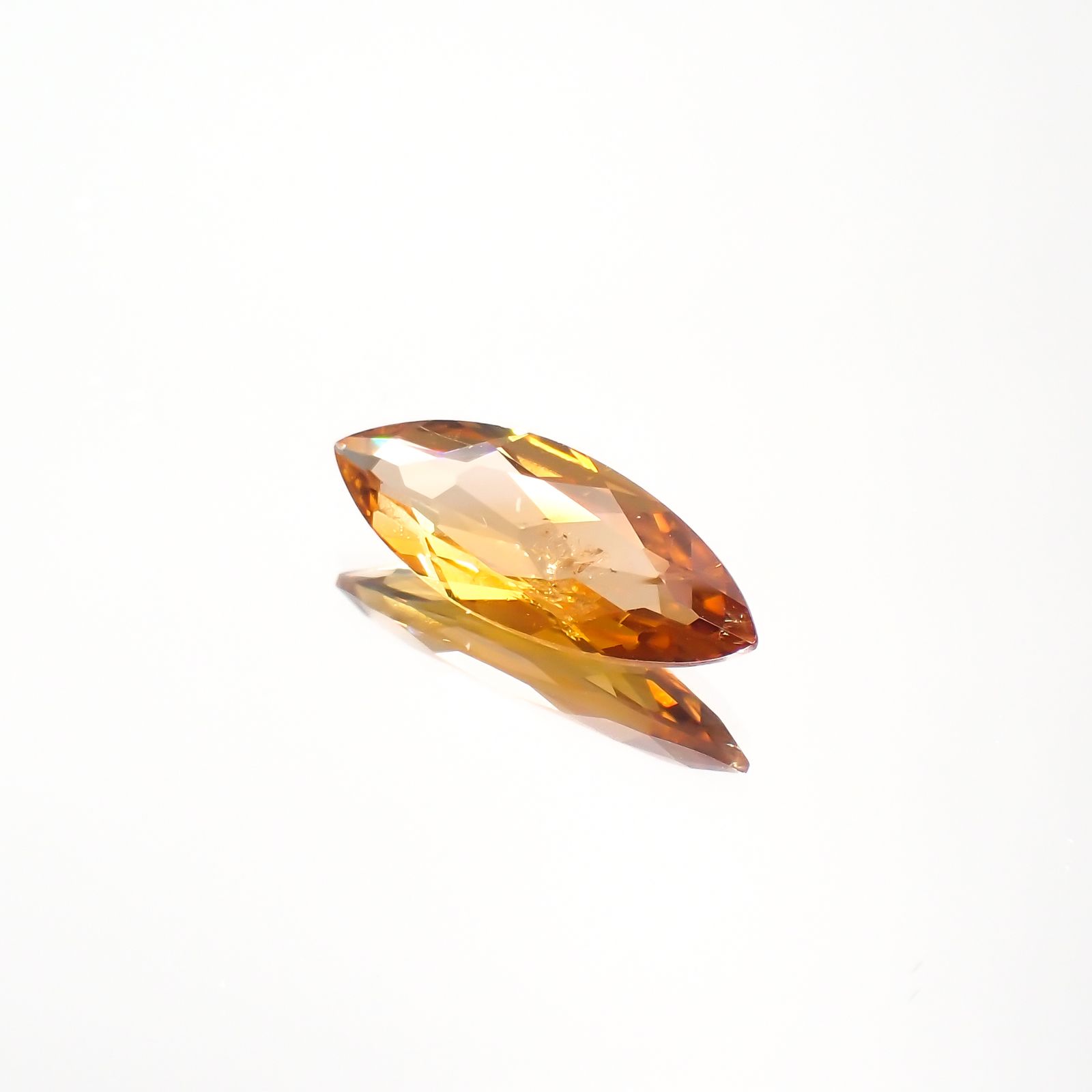 マグネシオアキシナイト フルオレッセンス(宝石名マグネシオ・アキシナイト)タンザニア産 2.510ct ソ付(日独)[230421871]17.22x6.39mm前後