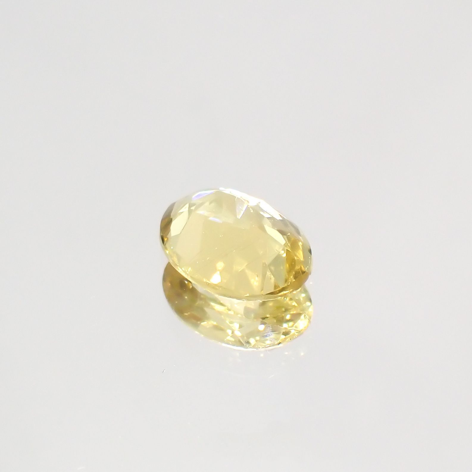 レモンイエローアパタイト(宝石名アパタイト) メキシコ産 1.26ct 識別済[210913231]8.2×6.2mm前後