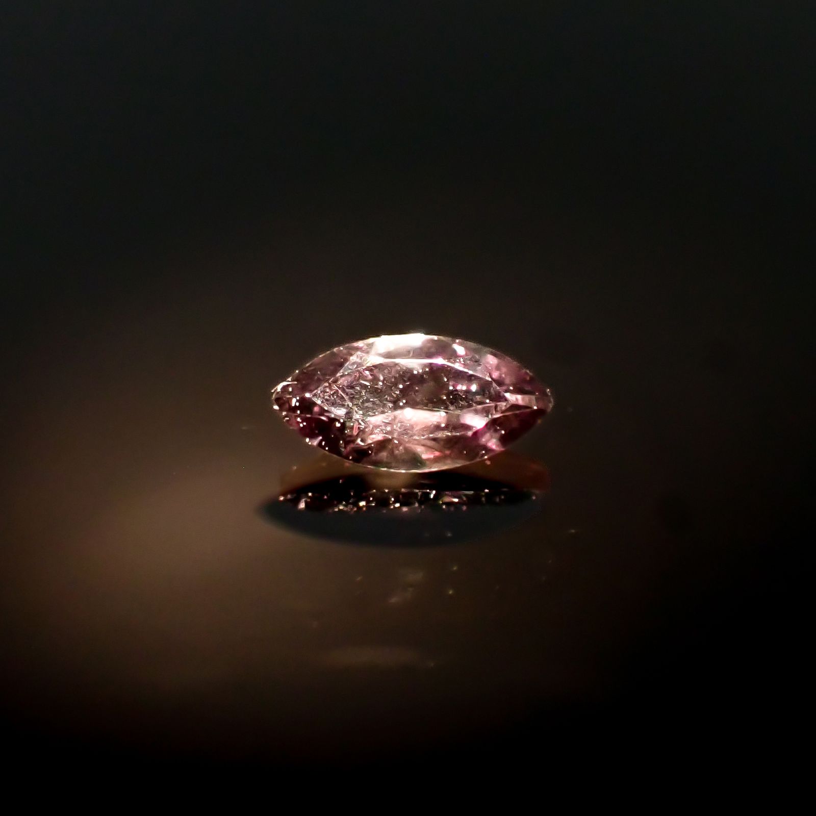 ベキリーブルーガーネット（カラーチェンジガーネット アレキタイプ） マダガスカル・ベキリー産 0.17ct [241229620]5.2x2.6mm前後