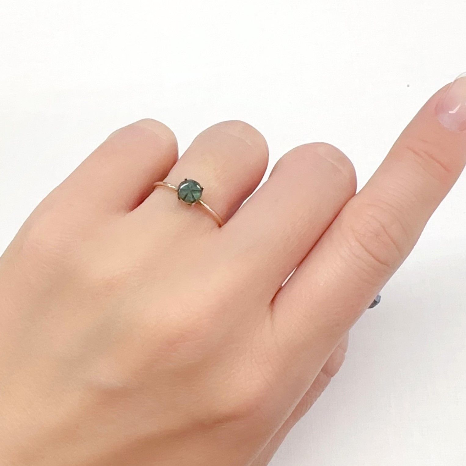 トラピッチェエメラルド コロンビア産 0.39ct[240326504]5.2x5.1mm前後