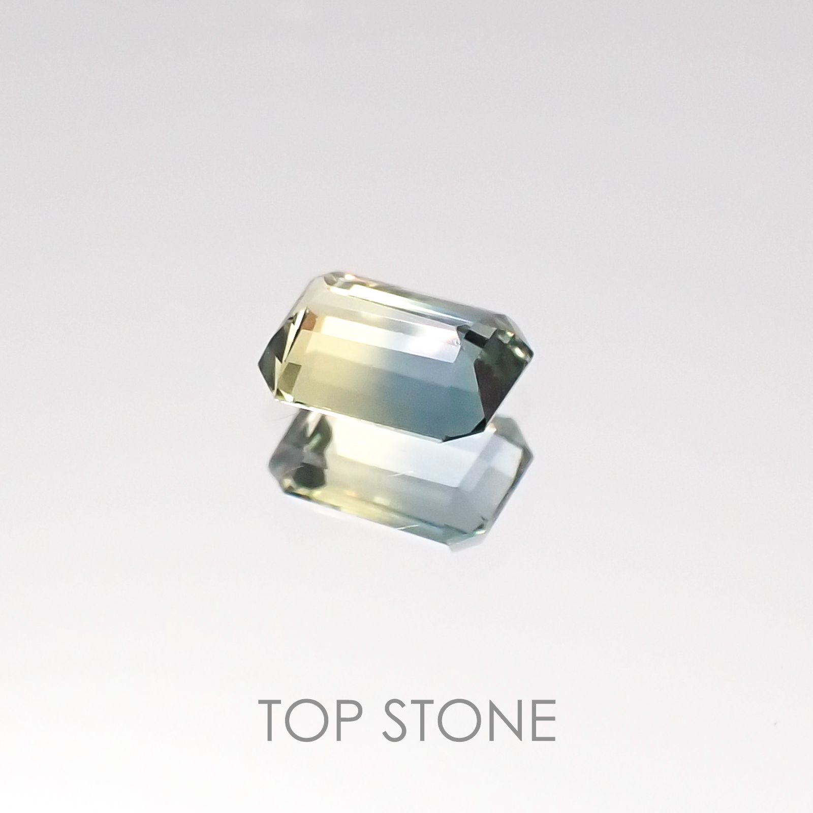 バイカラーサファイア タンザニア産 ルース 0.22ct[20106689]3.9×2.8mm前後