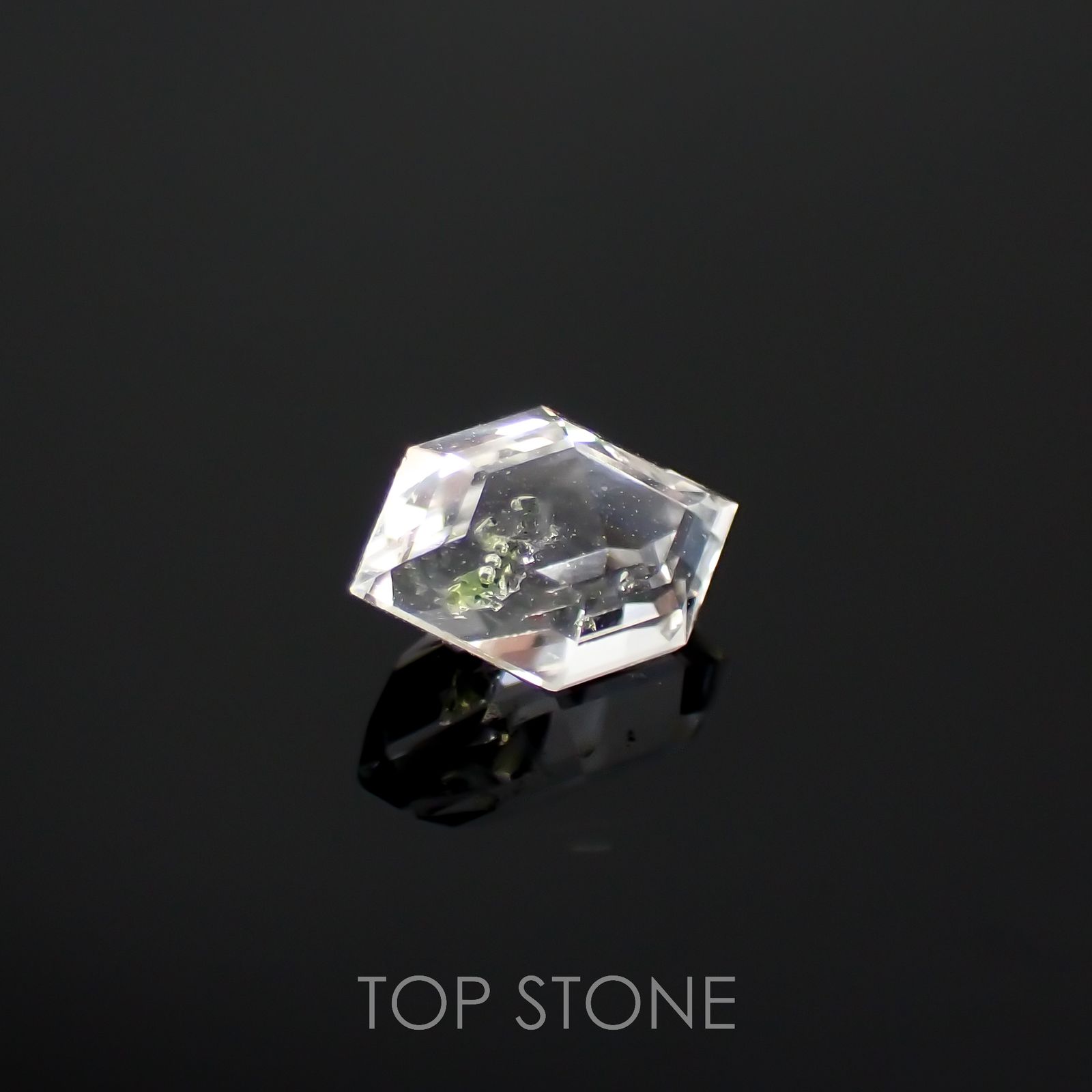 ◇カスタムカット◇オイルインクォーツ パキスタン産 0.38ct[221018534]6.3x4mm前後
