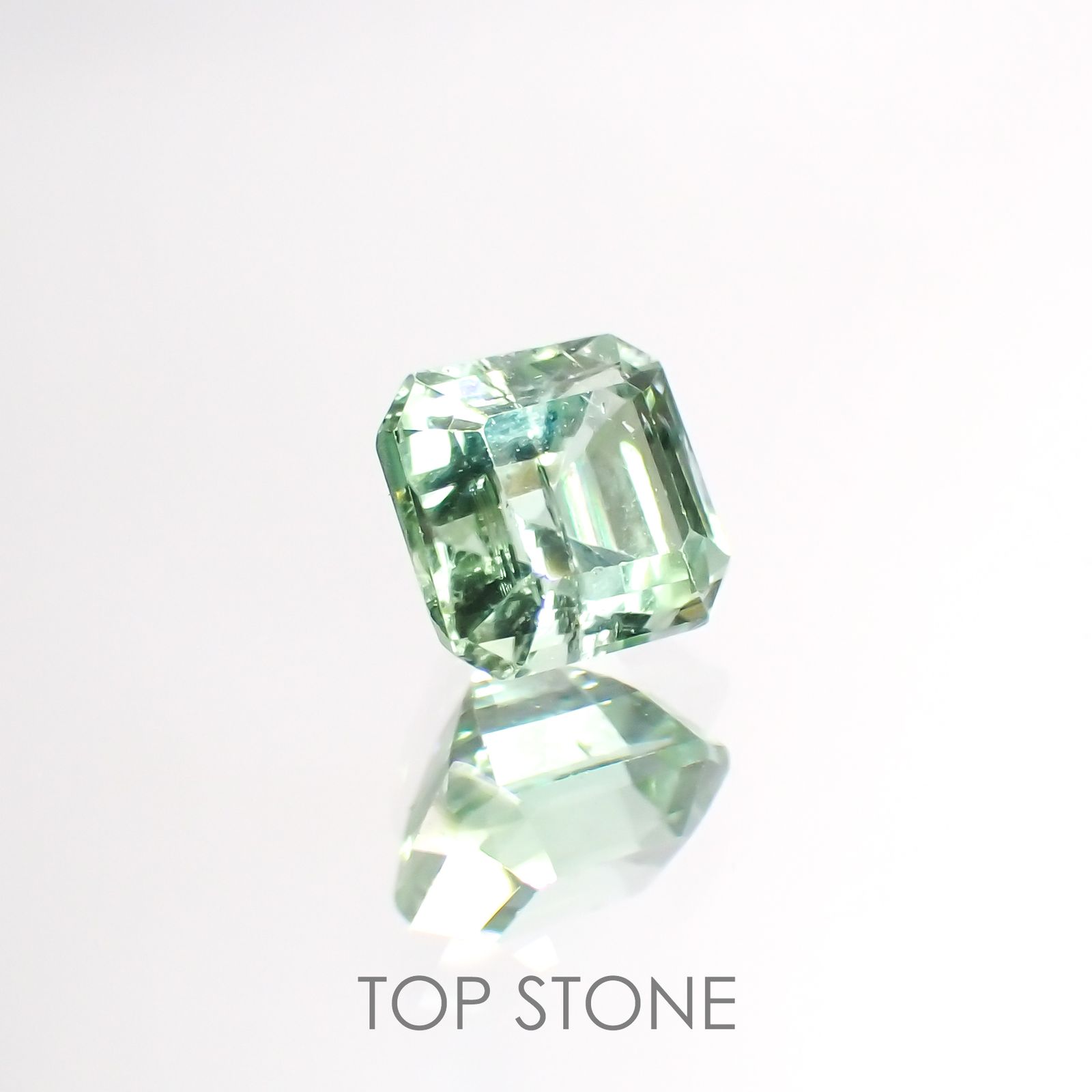 ミントトルマリン(宝石名グリーン・トルマリン) アフガニスタン産 0.74ct 識別済[211013616]5×4.9mm前後