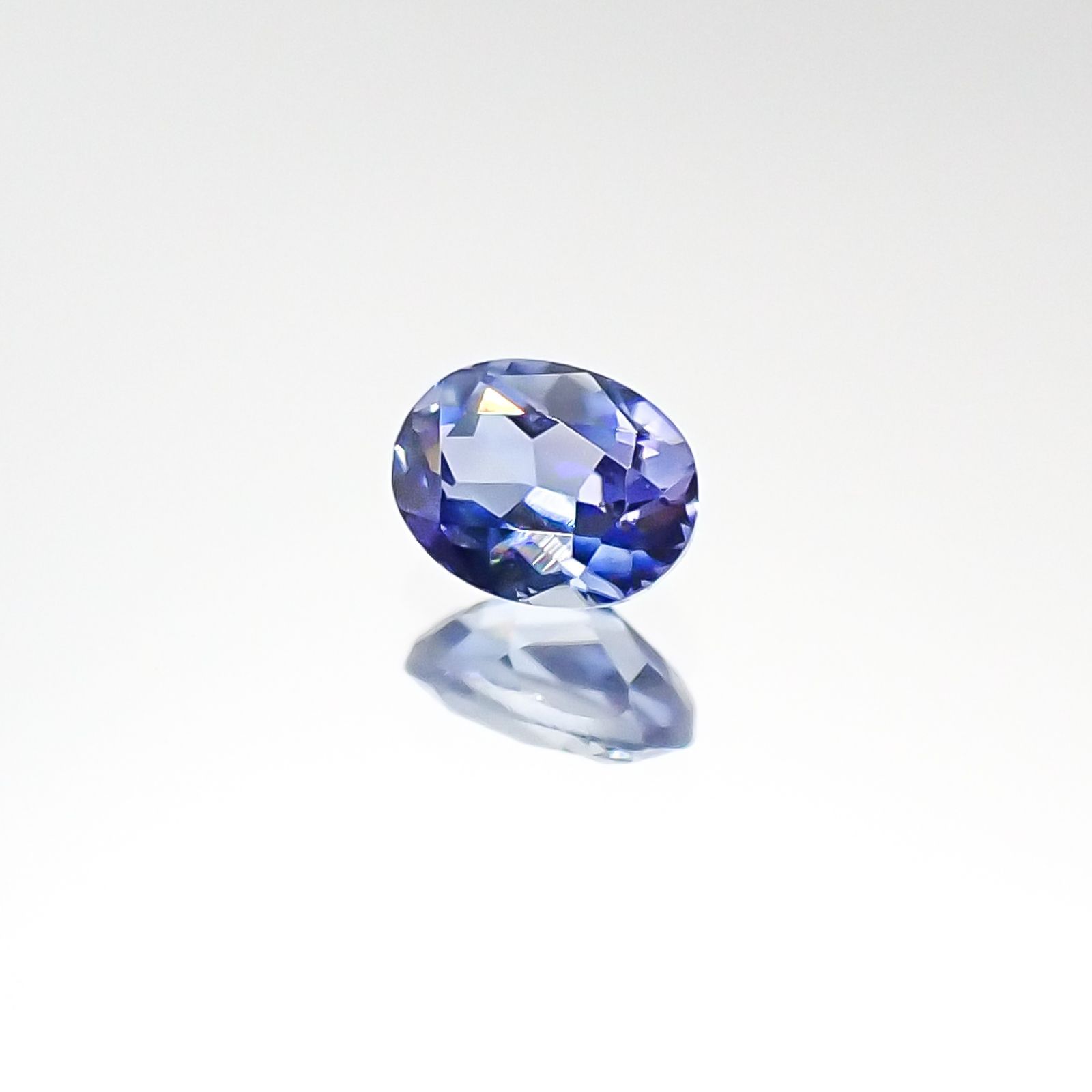 ベニトアイト(宝石名ベニトアイト)アメリカ・カリフォルニア州産 0.152ct ソ付(彩珠)[220817306]3.6x2.8mm前後