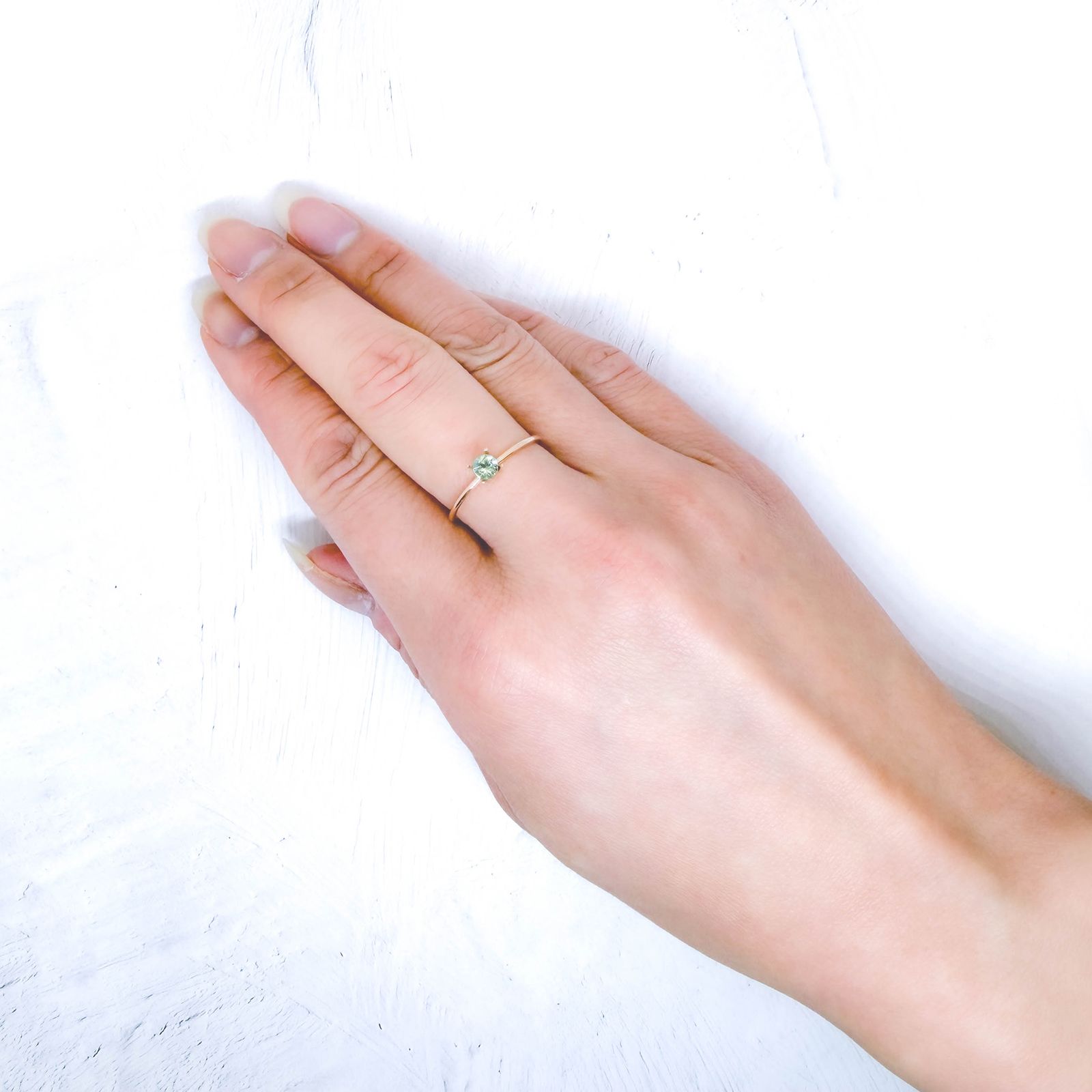 モンタナサファイア(宝石名サファイア)アメリカ・モンタナ州産 識別済 0.31ct / 3.8x3.7mm前後 [260221282]