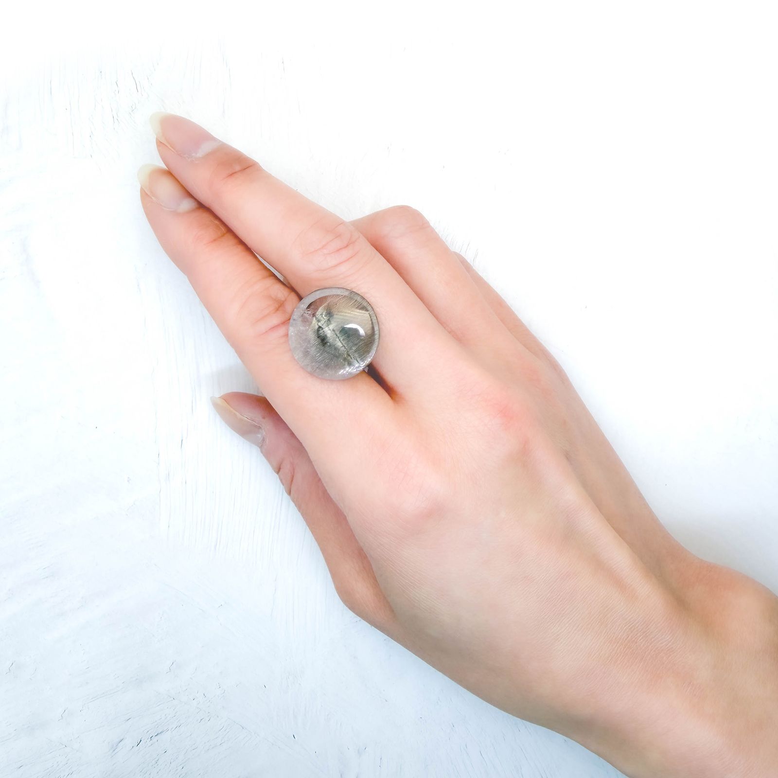 プラチナクォーツ ブラジル産 15.93ct / 18.4x18.3mm前後 [260131613]