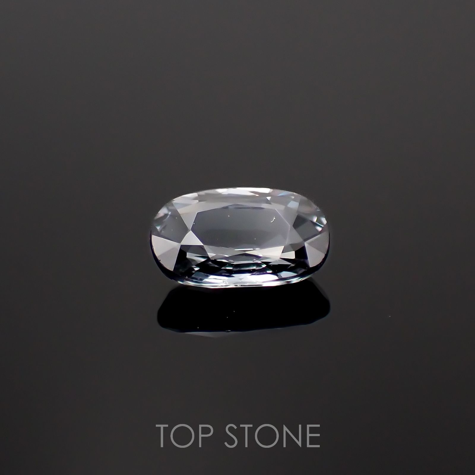 カラーチェンジガーネット アレキタイプ(宝石名ガーネット)マダガスカル・ベキリー産 0.68ct 識別済[221219618]6.4x4mm前後