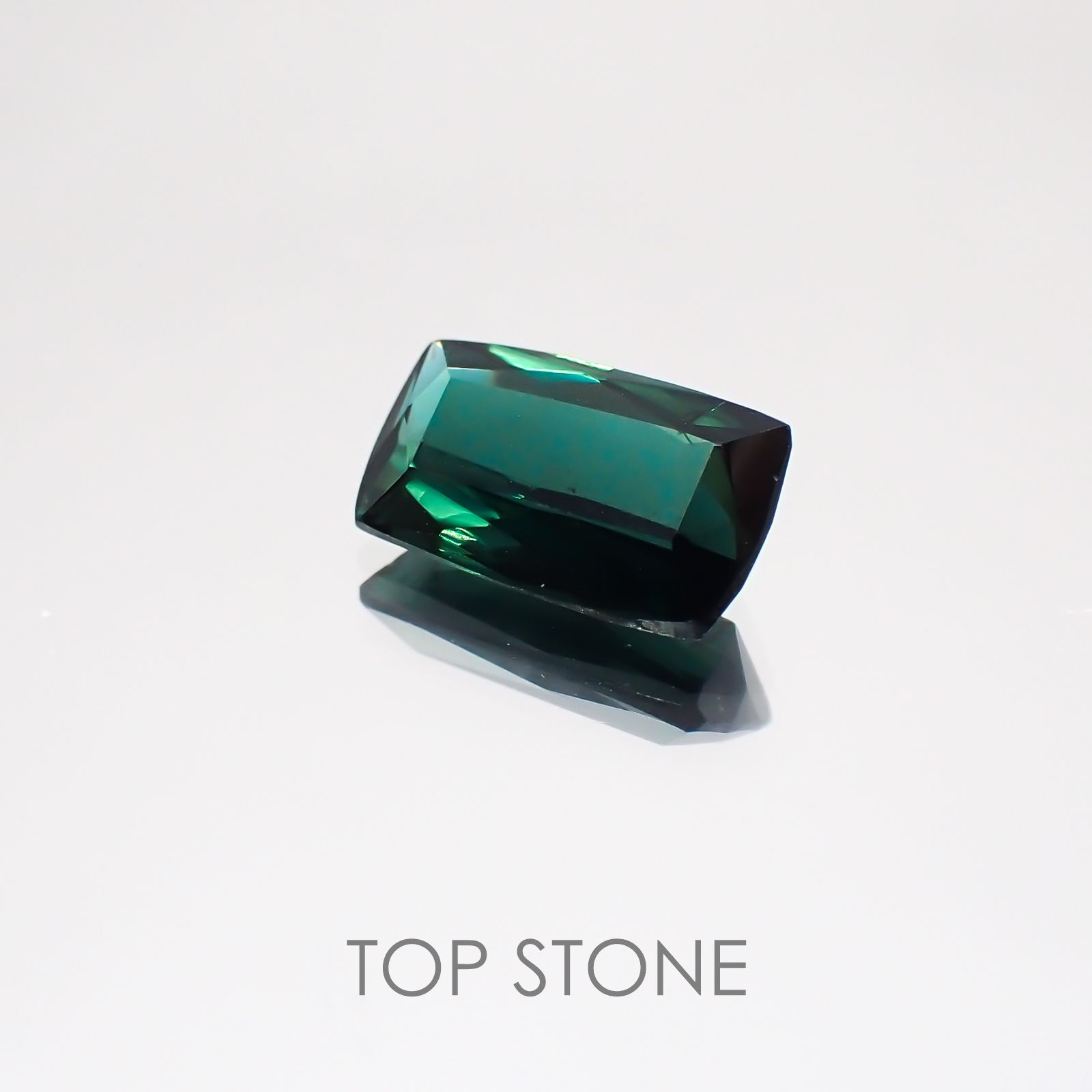 グリーントルマリン ブラジル産 ルース 1.48ct[20021966]9.6×5.5mm前後