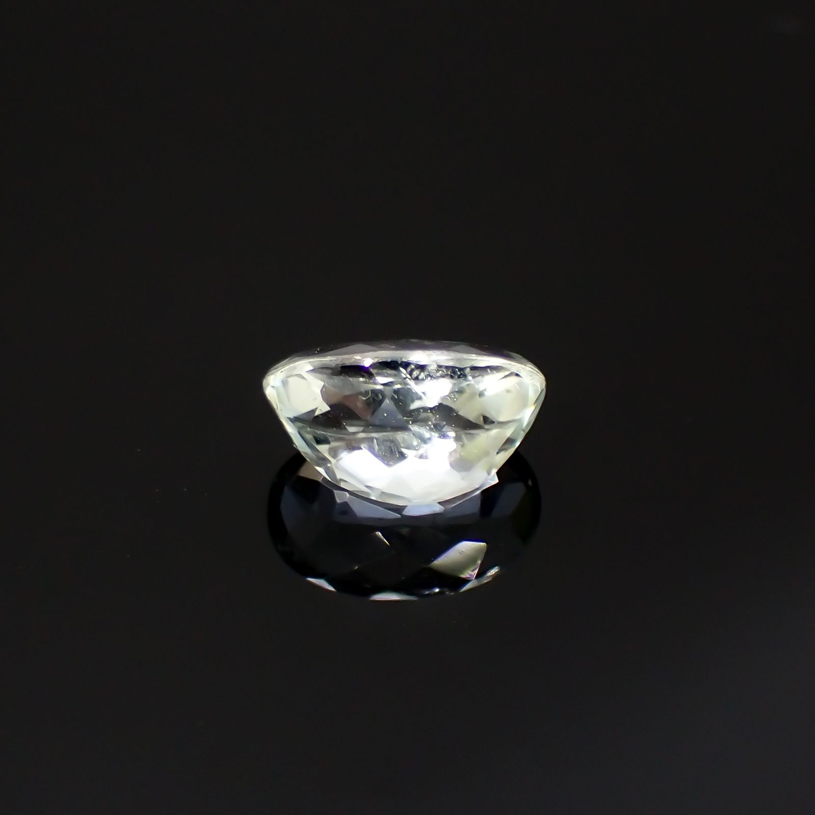 ユークレース(宝石名ユークレース)コロンビア産 1.216ct ソ付(彩珠)[220616448]7.9x5.1mm前後