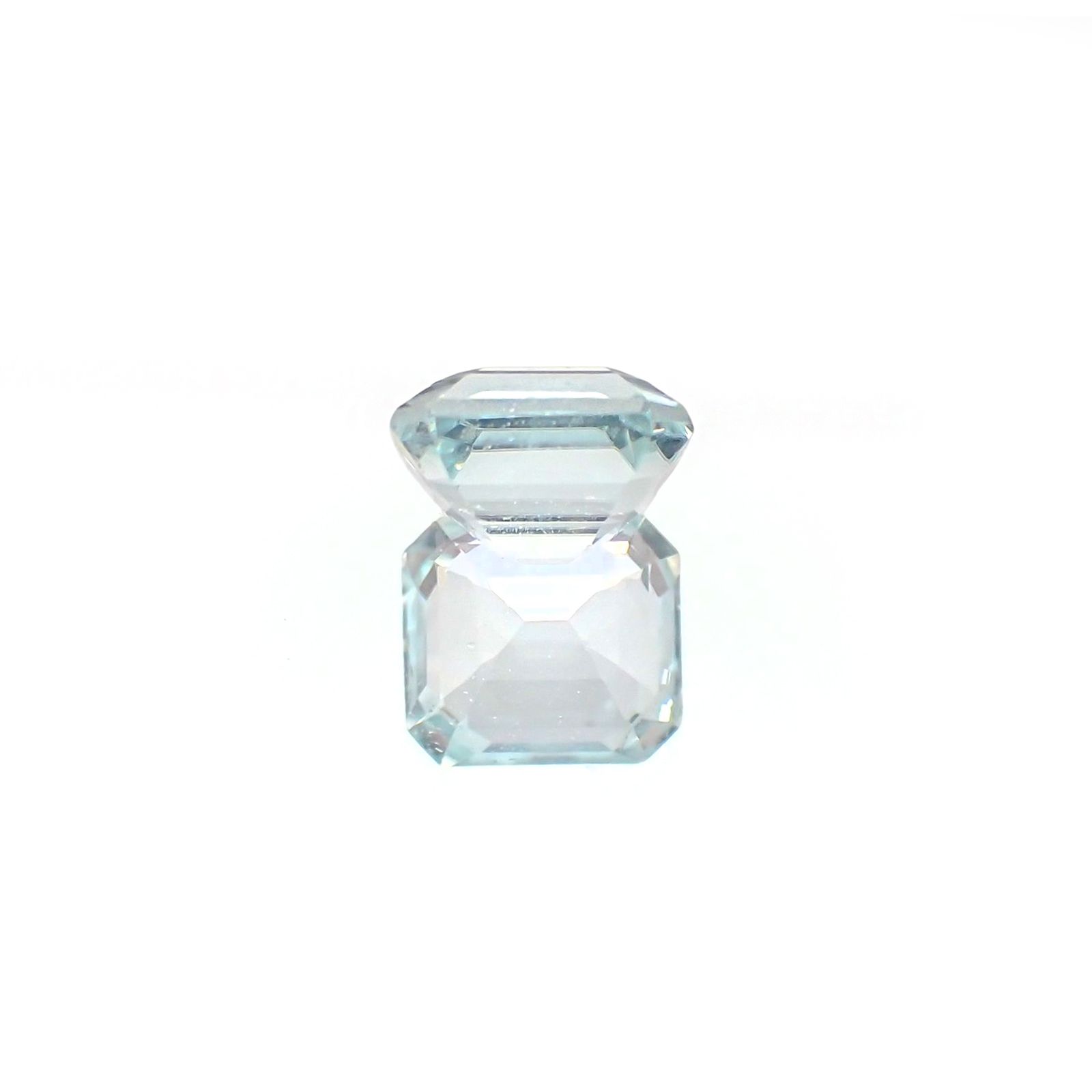 アンブリゴナイト/モンテブラサイト(宝石名モンテブラサイト)マダガスカル産 ソ付(日独) 1.146ct / 6.5x5.8mm前後 [231124100]